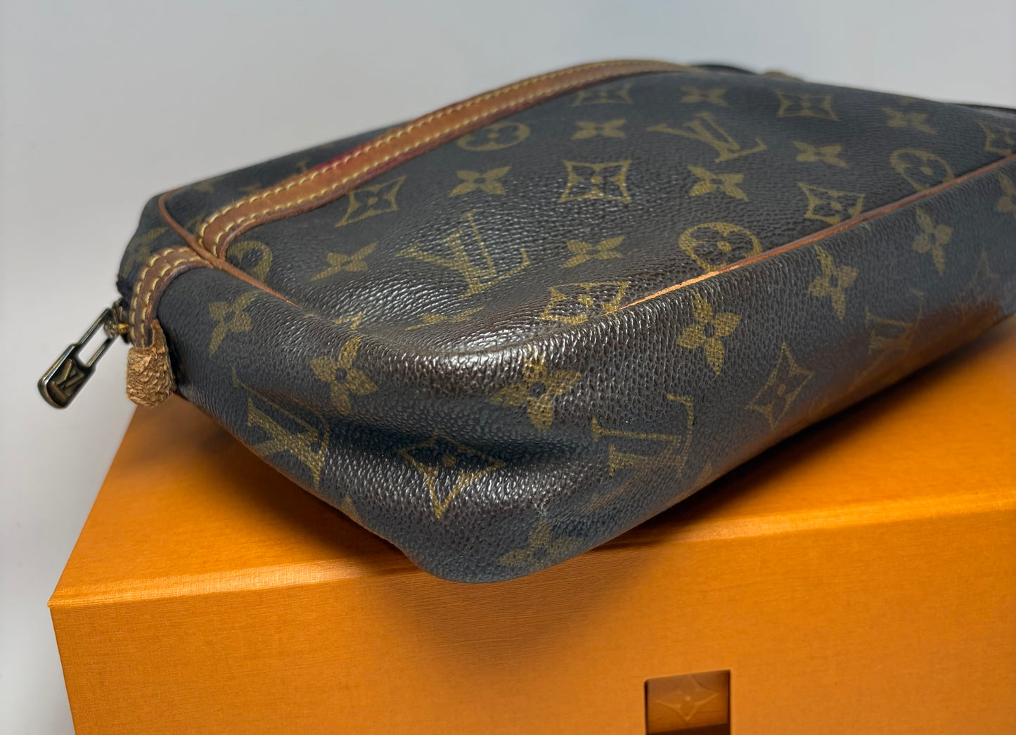 Louis Vuitton Compeigne 23 monogram clutch/pouch