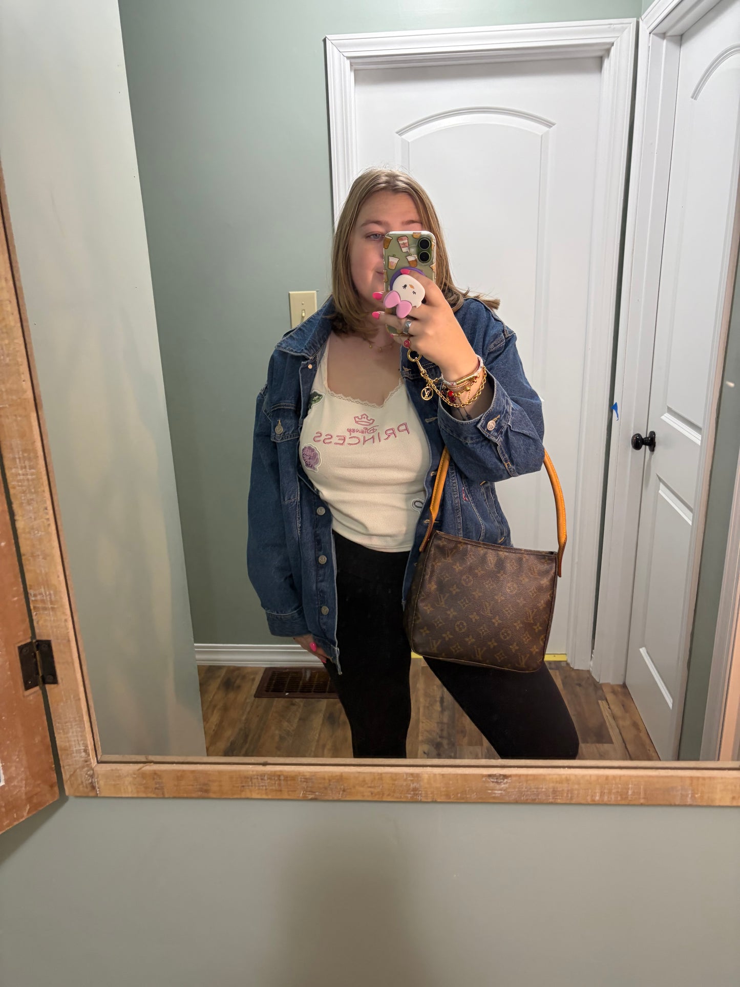 Louis Vuitton Looping MM Monogram Shoulder Bag