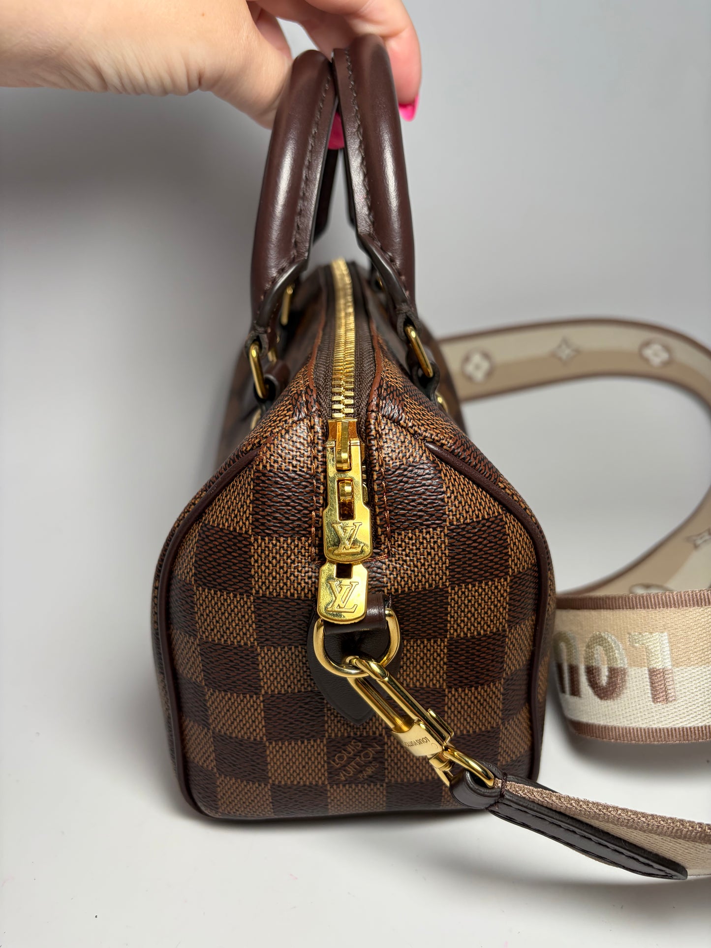 Louis Vuitton Speedy 20 Bandouliere Damier Ebene w/COA, dust bag & box