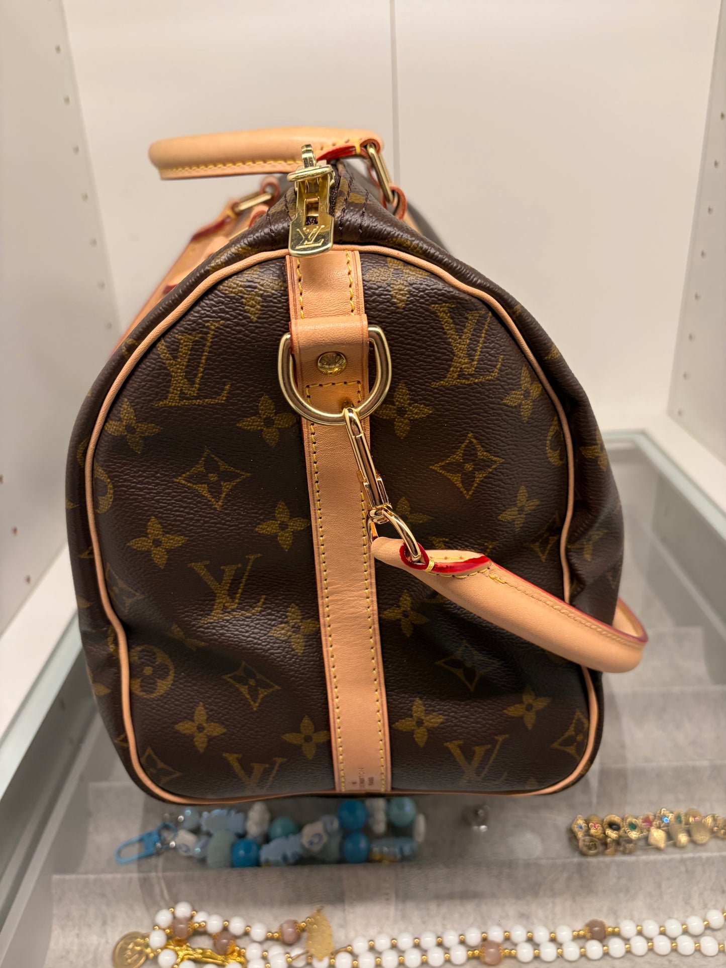 Louis Vuitton Speedy 30 Bandoulière Monogram w/COA Excellent Condition