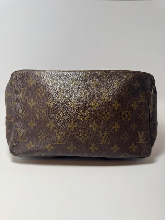 Louis Vuitton Trousse 28 Monogram Toiletry Pouch