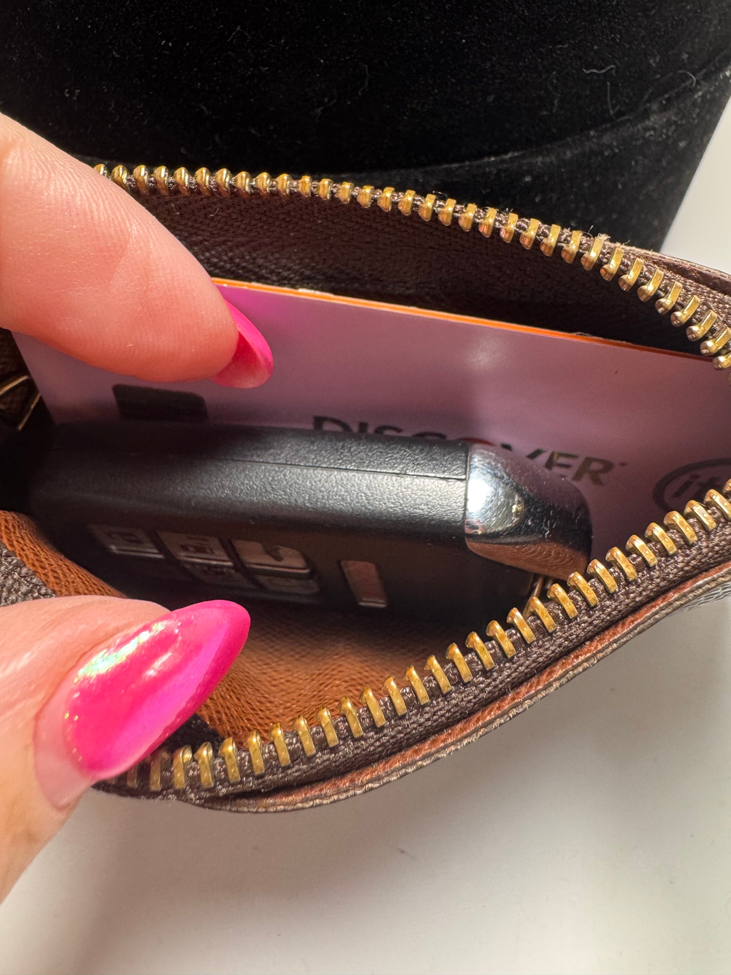 Louis Vuitton Key Cles/Key Pouch Monogram