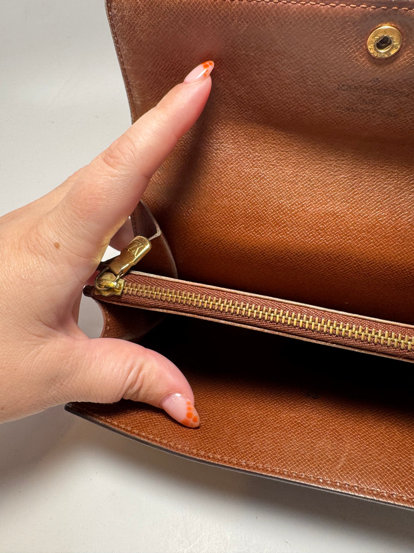 Louis Vuitton Sarah Monogram Wallet - Fair condition