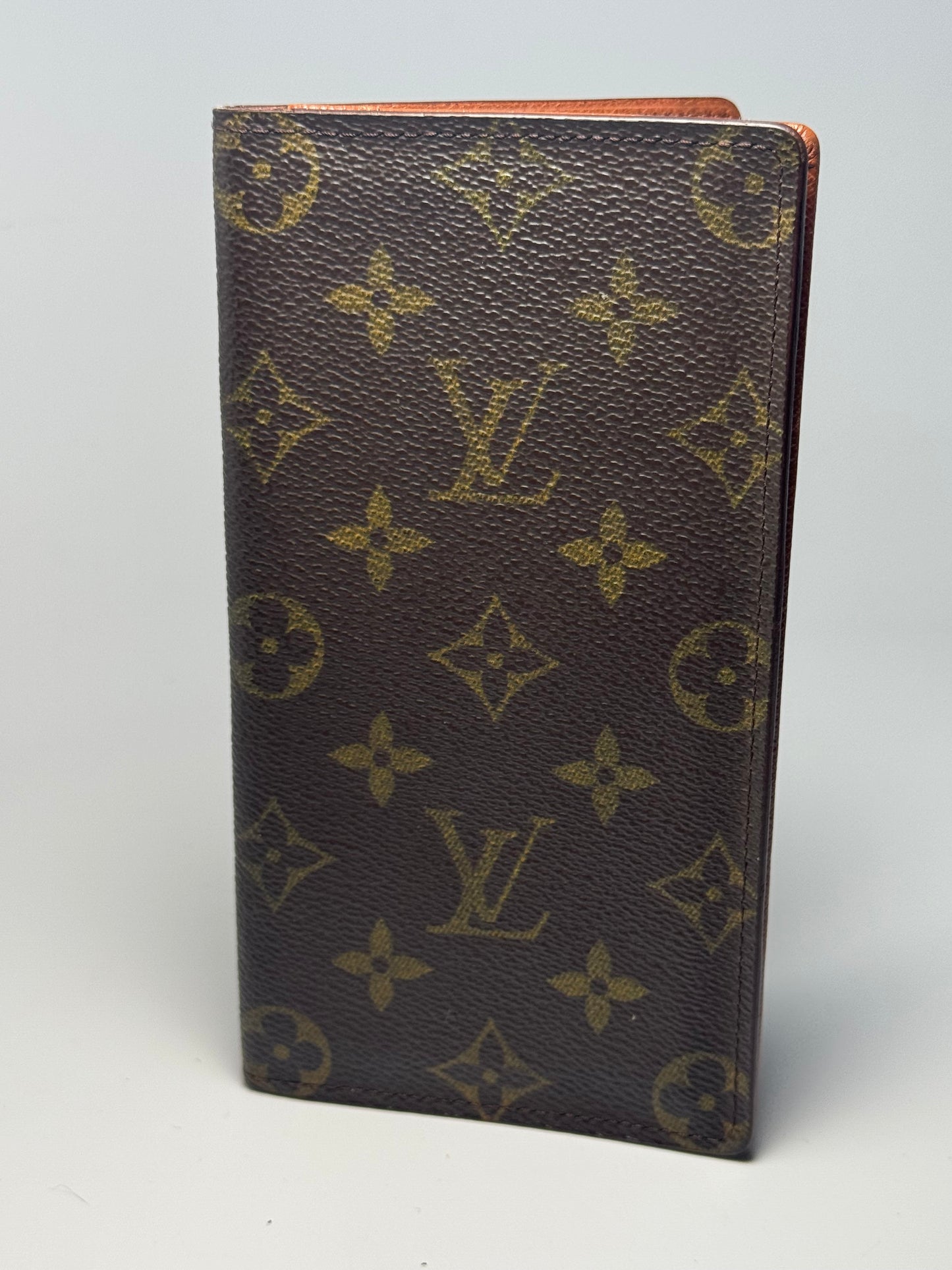 Louis Vuitton Passport Cover/Wallet/Checkbook Cover in Monogram