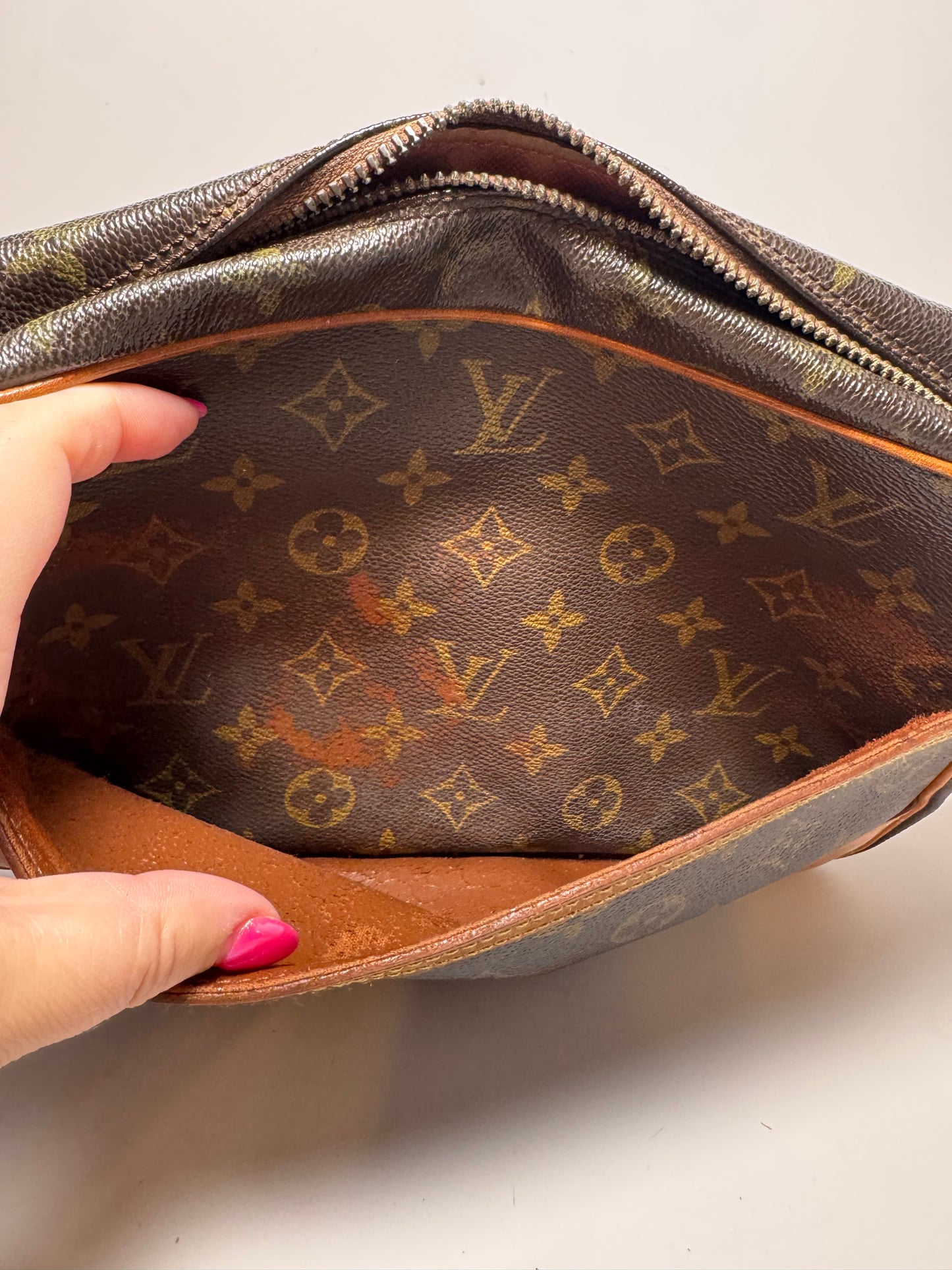 Louis Vuitton Compiegne 28 Pouch/Toiletry Bag