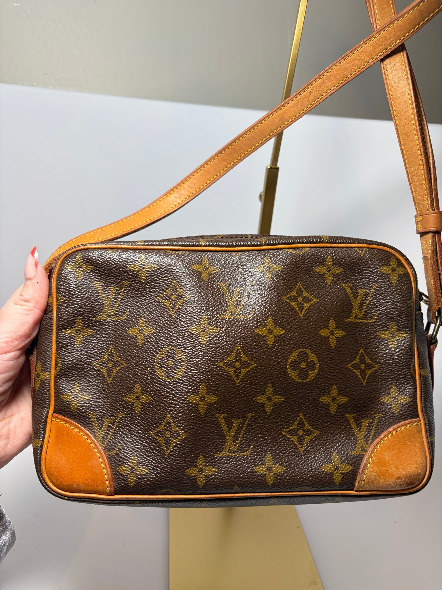 Louis Vuitton Trocadero 23 Monogram Crossbody