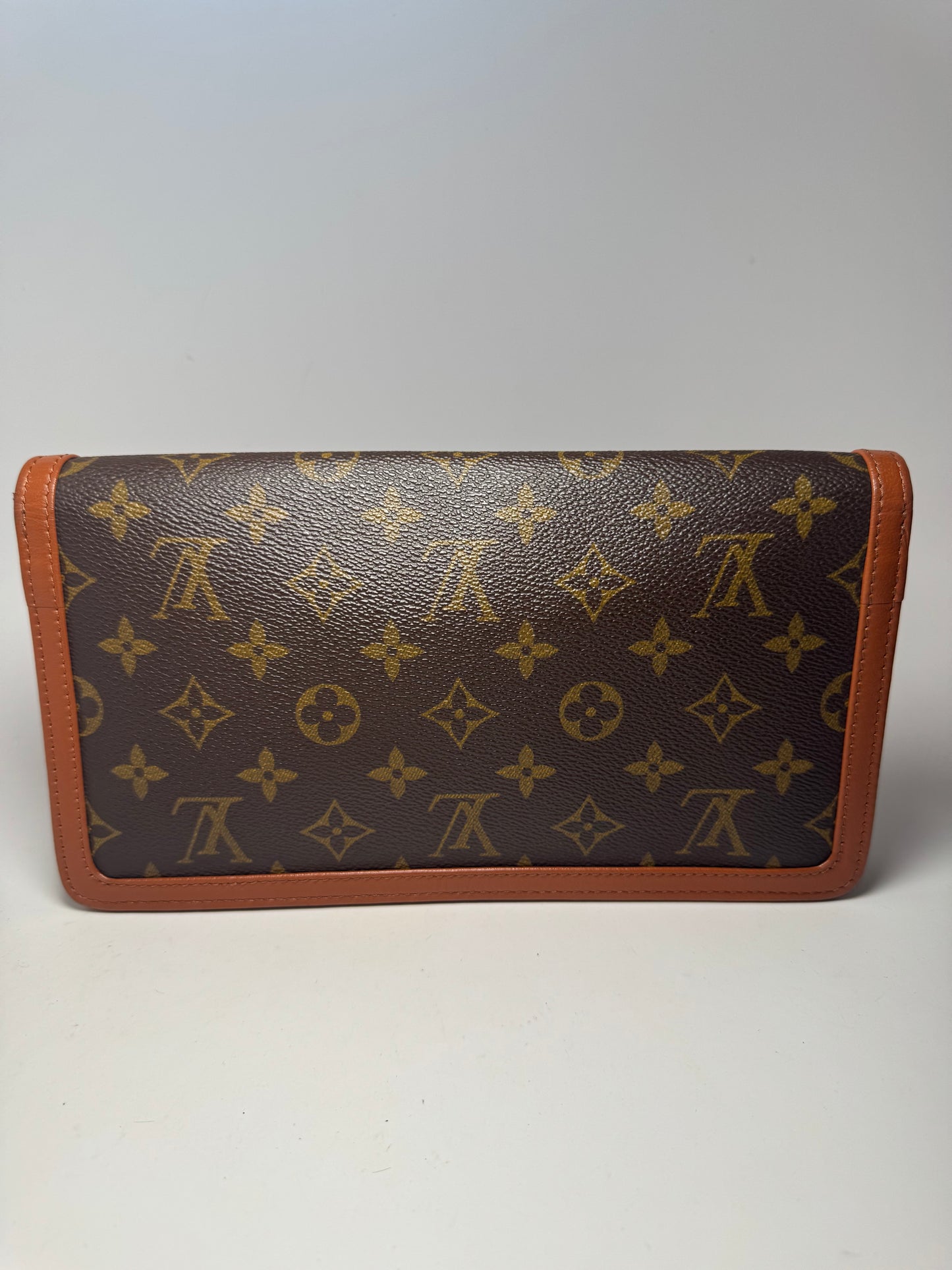 Louis Vuitton Pochette Dame Clutch PM in Monogram