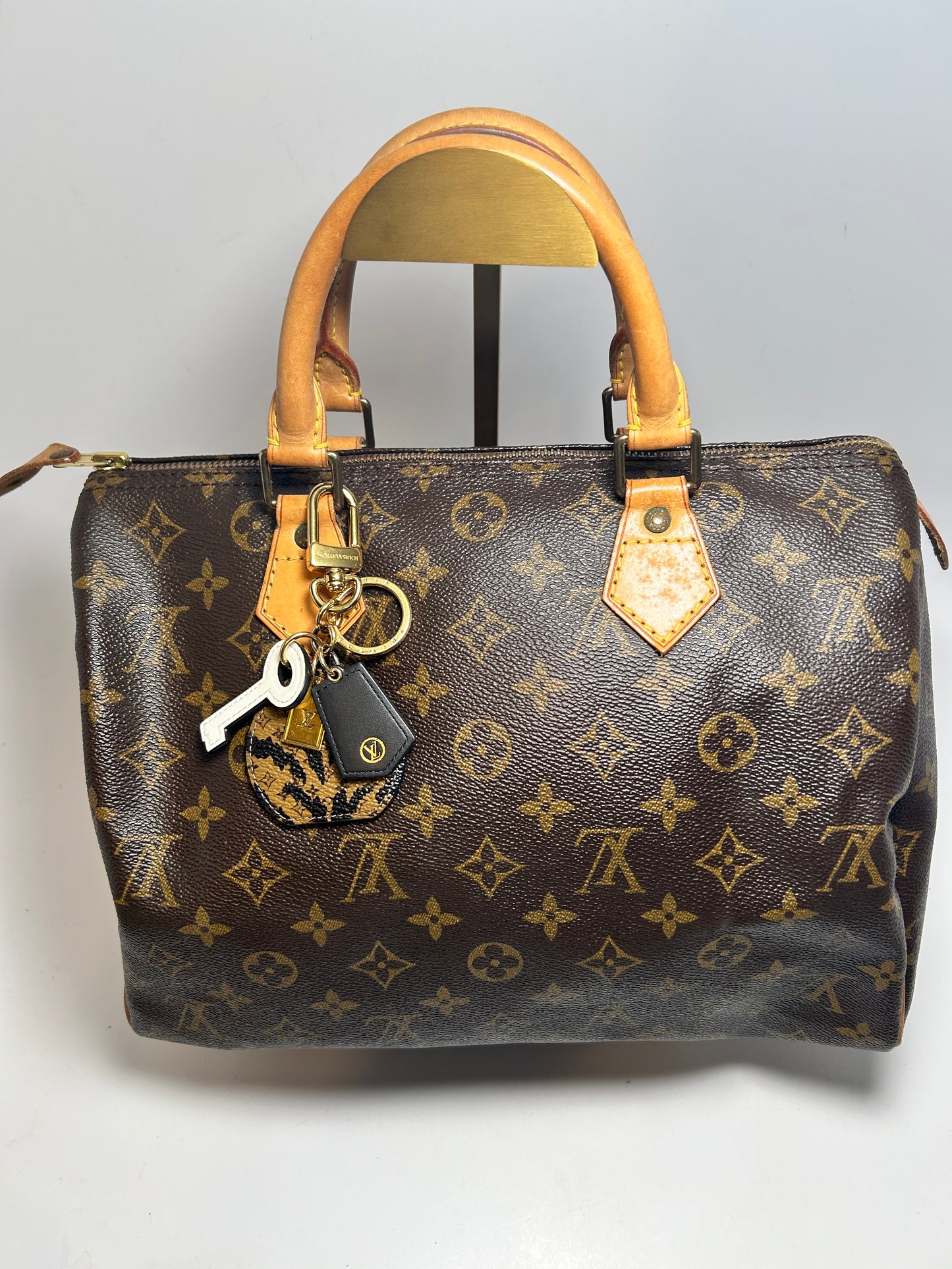 Louis Vuitton Boîte Chapeau Monogram Jungle Print Collection Bag Charm & Key Holder