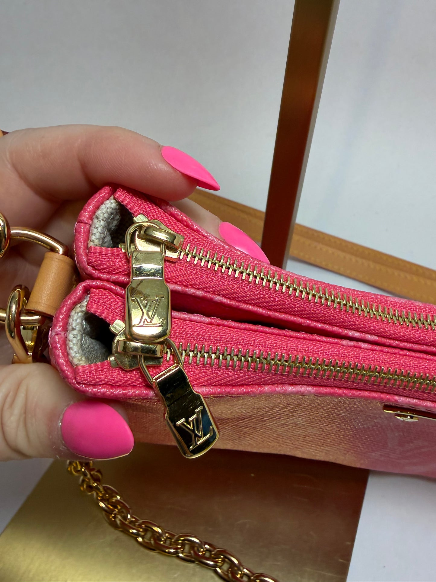 Louis Vuitton Liv Pochette Rose Ruban Monogram Shoulder Bag/Crossbody