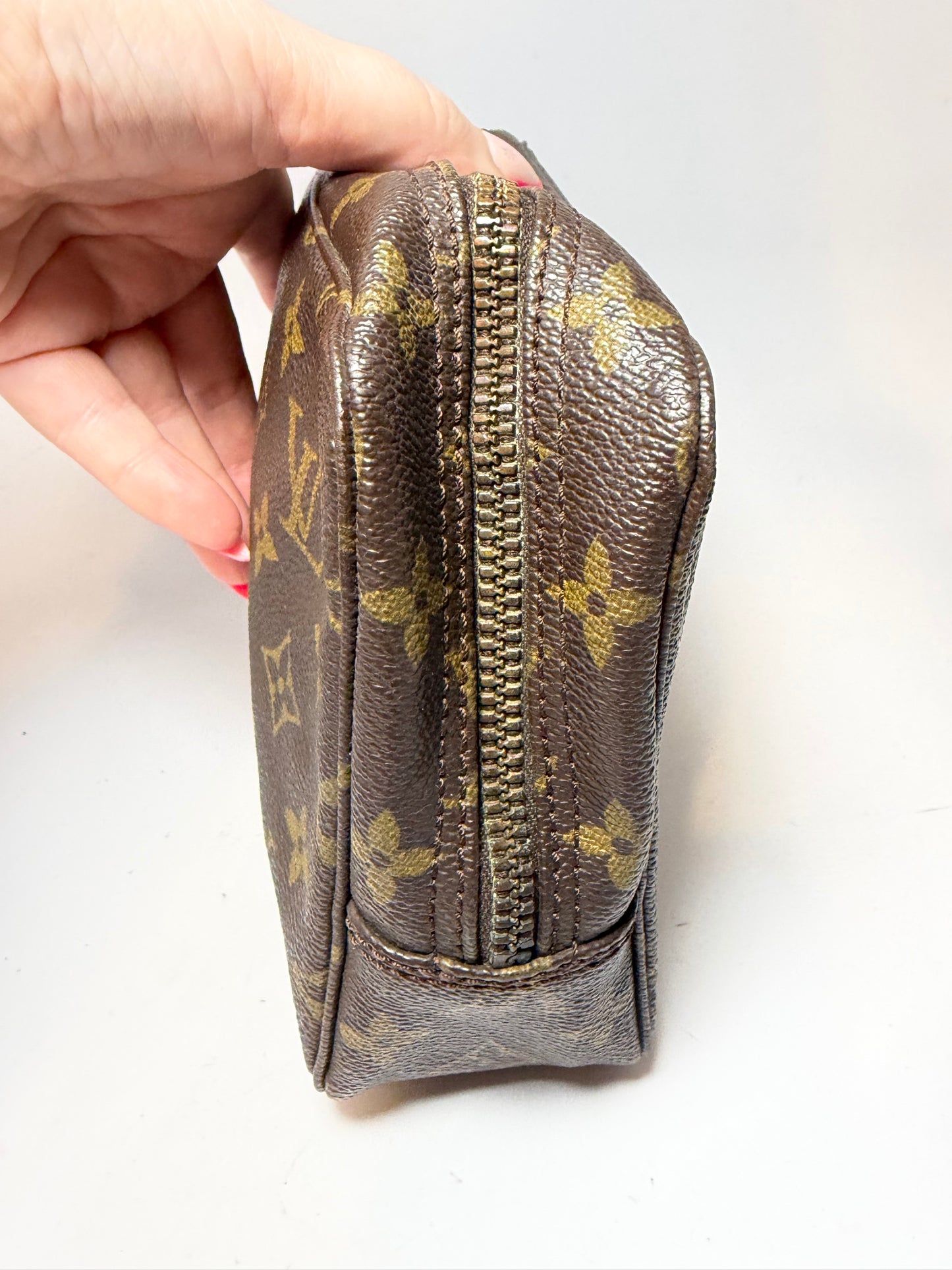 Louis Vuitton Trousse 23 Monogram Clutch/Toiletry Bag Cosmetic Case