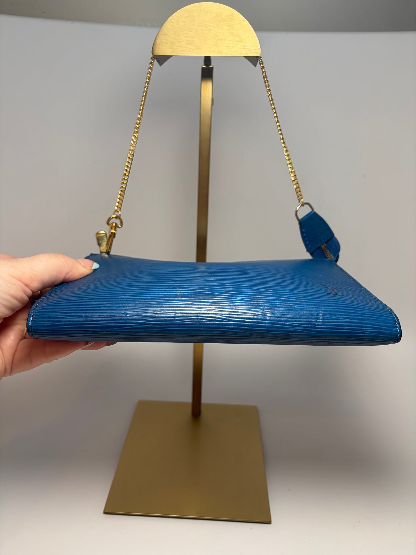 Louis Vuitton Pouch Pochette Accessories in Blue Epi Leather with LV Gold Chain