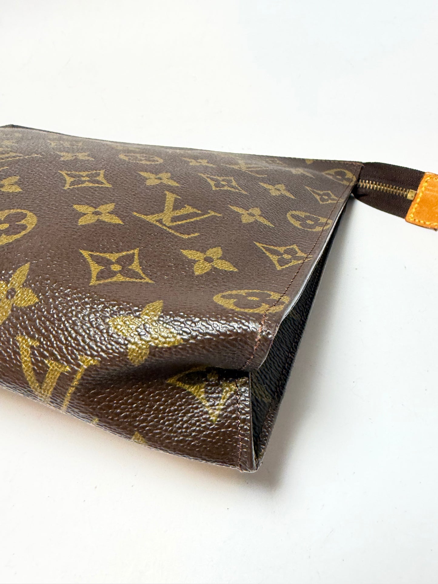 Louis Vuitton Toiletry Pouch 26 Monogram