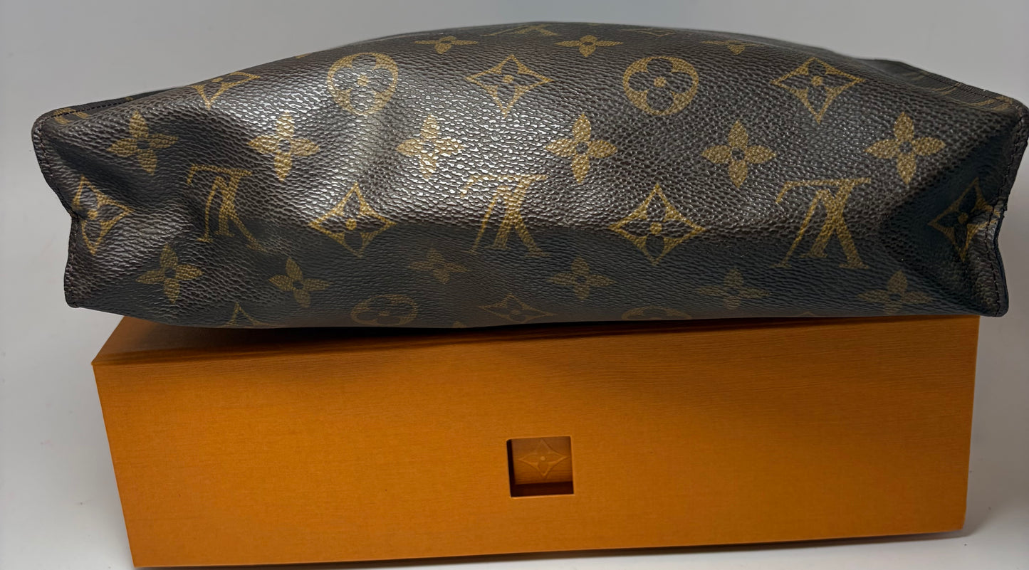 Louis Vuitton Toiletry Pouch 26 Monogram
