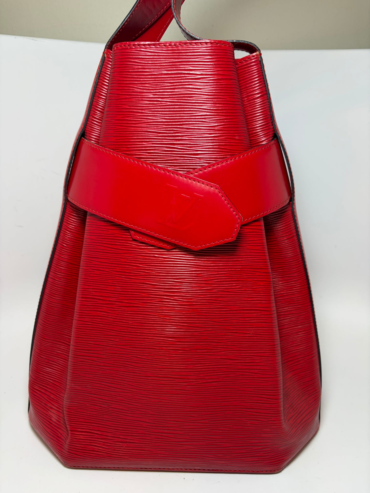 Louis Vuitton Sac D’Epaule GM Castillan Red Epi Leather Shoulder Bag