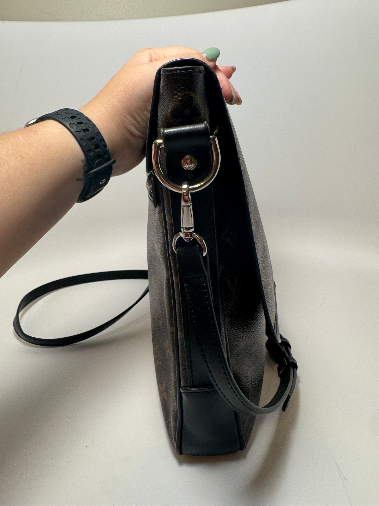 Louis Vuitton Macassar Bass GM Black Leather & Monogram Crossbody