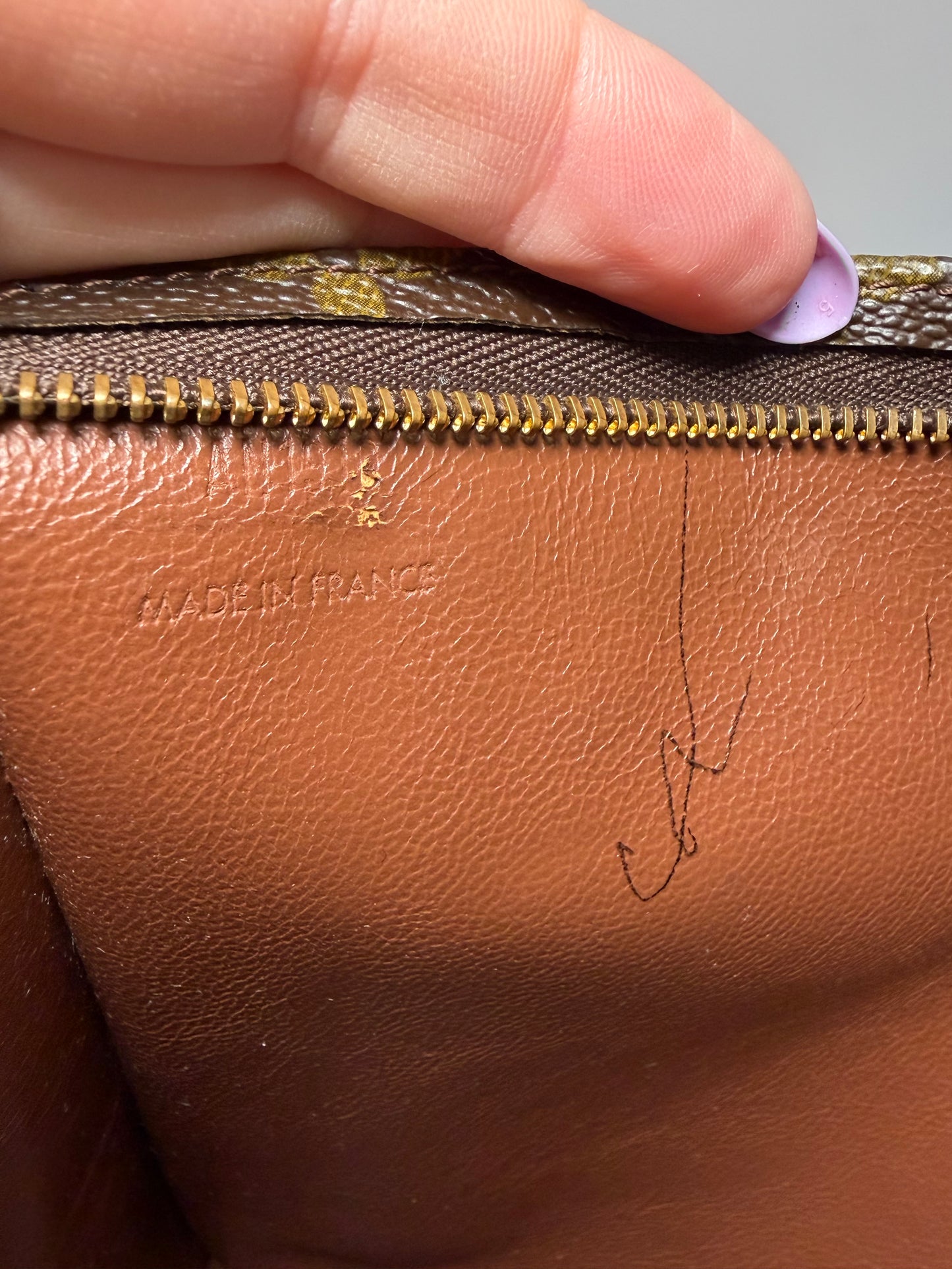 Louis Vuitton Toiletry Pouch 26 Monogram