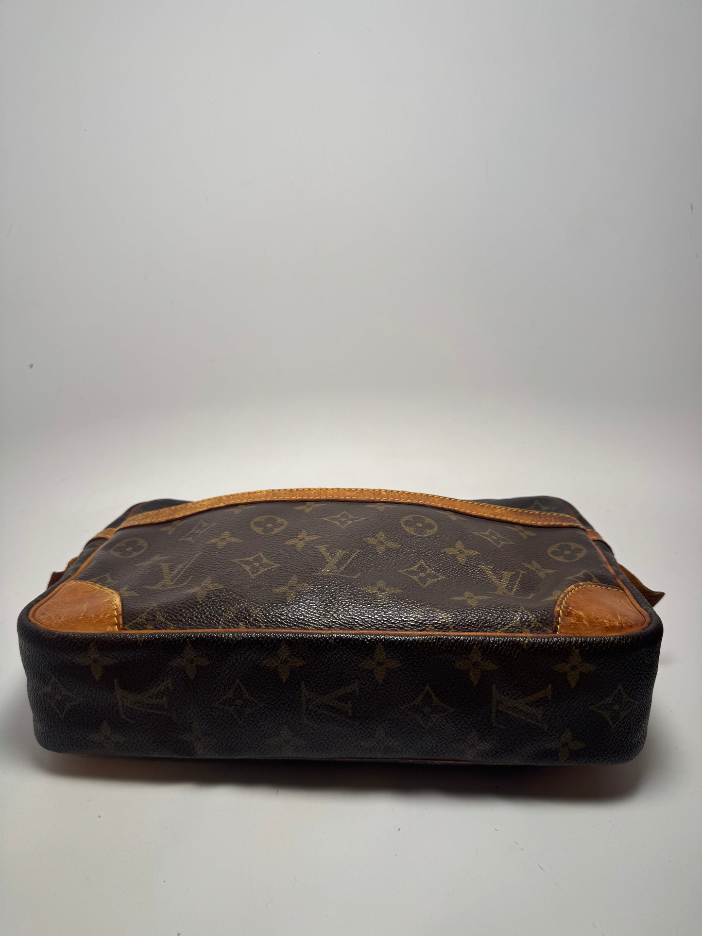 Louis Vuitton Compeigne 28 Monogram Clutch