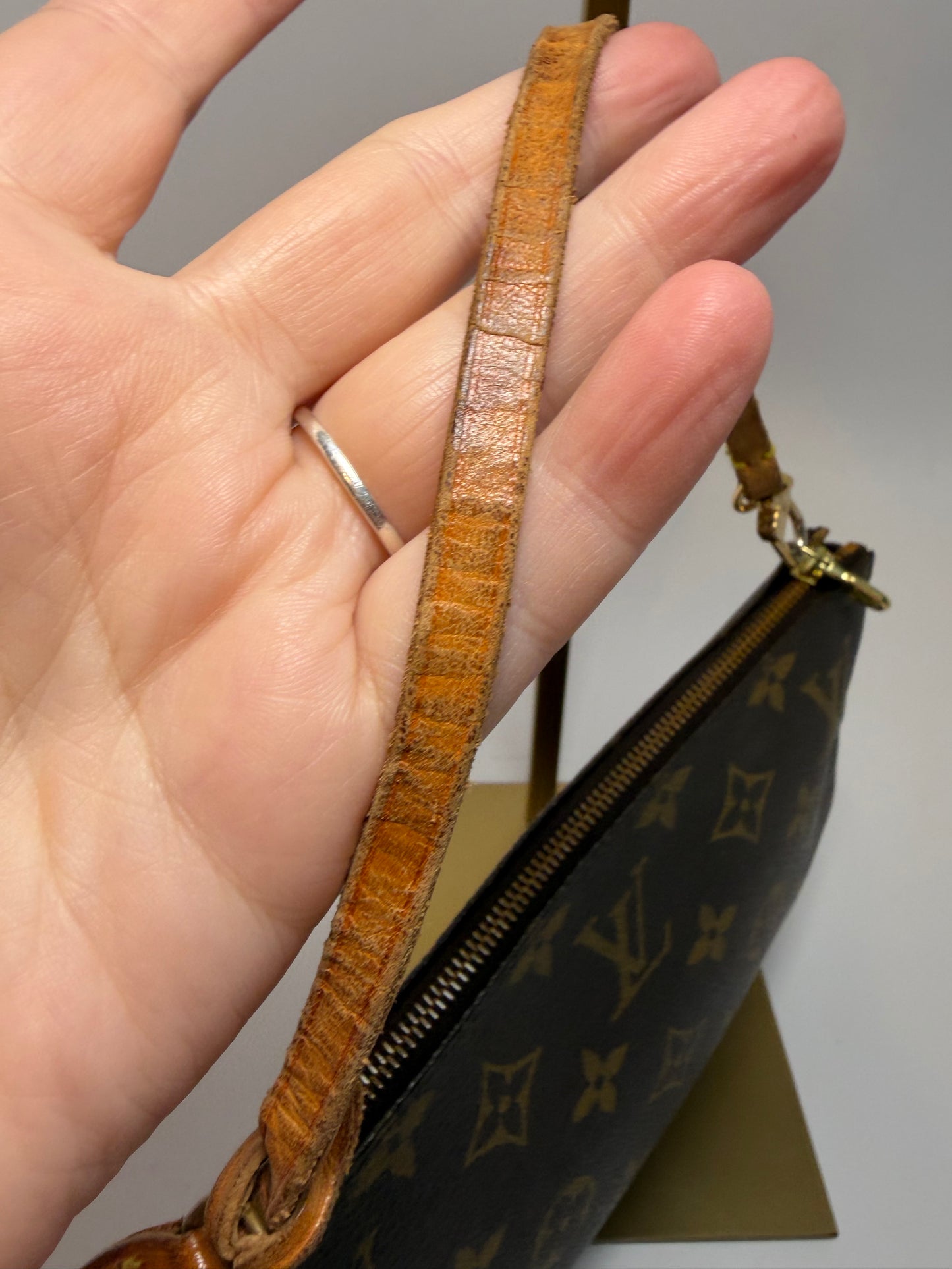 Louis Vuitton Pochette Accessories Monogram