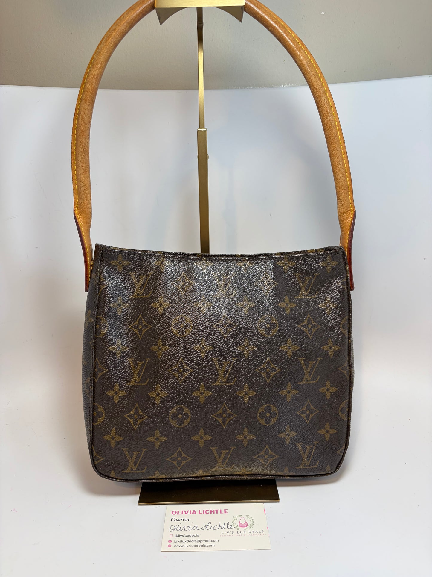 Louis Vuitton Looping MM Monogram Shoulder Bag
