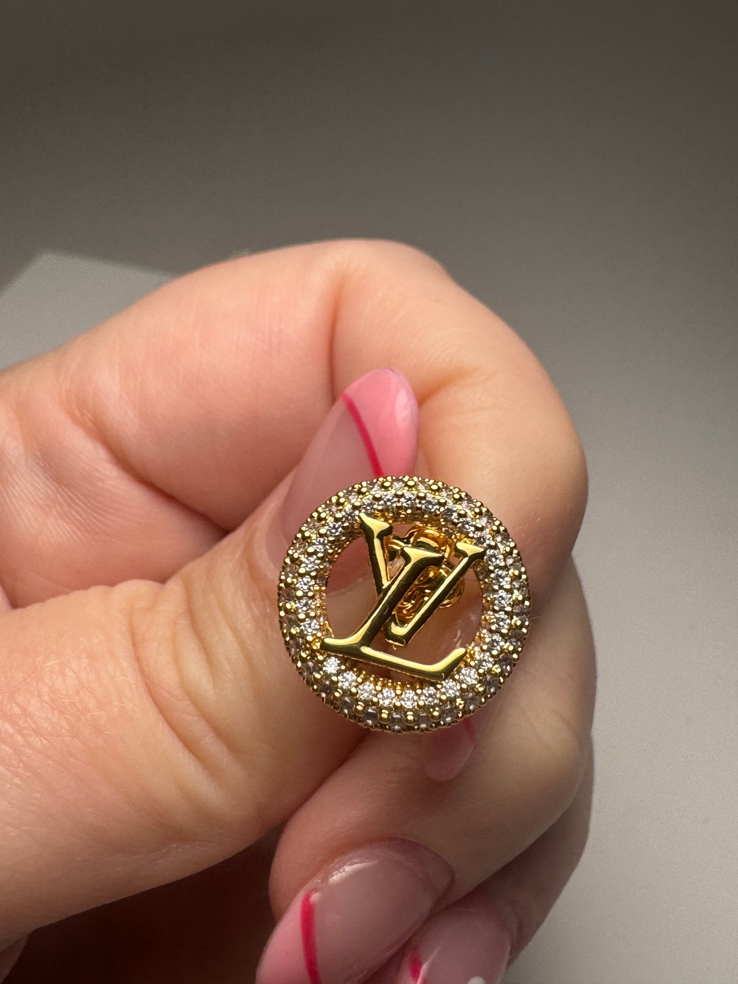 Louis Vuitton Louise by Night Earrings Gold & Crystal