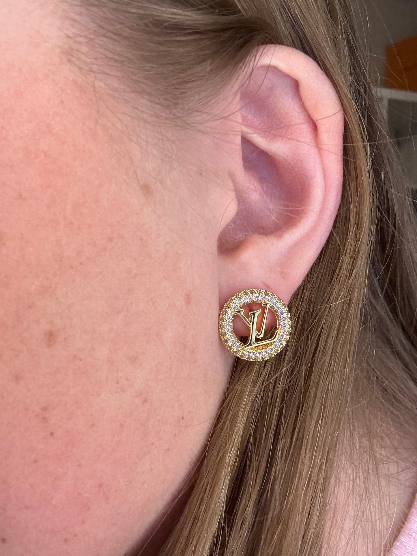 Louis Vuitton Louise by Night Earrings Gold & Crystal