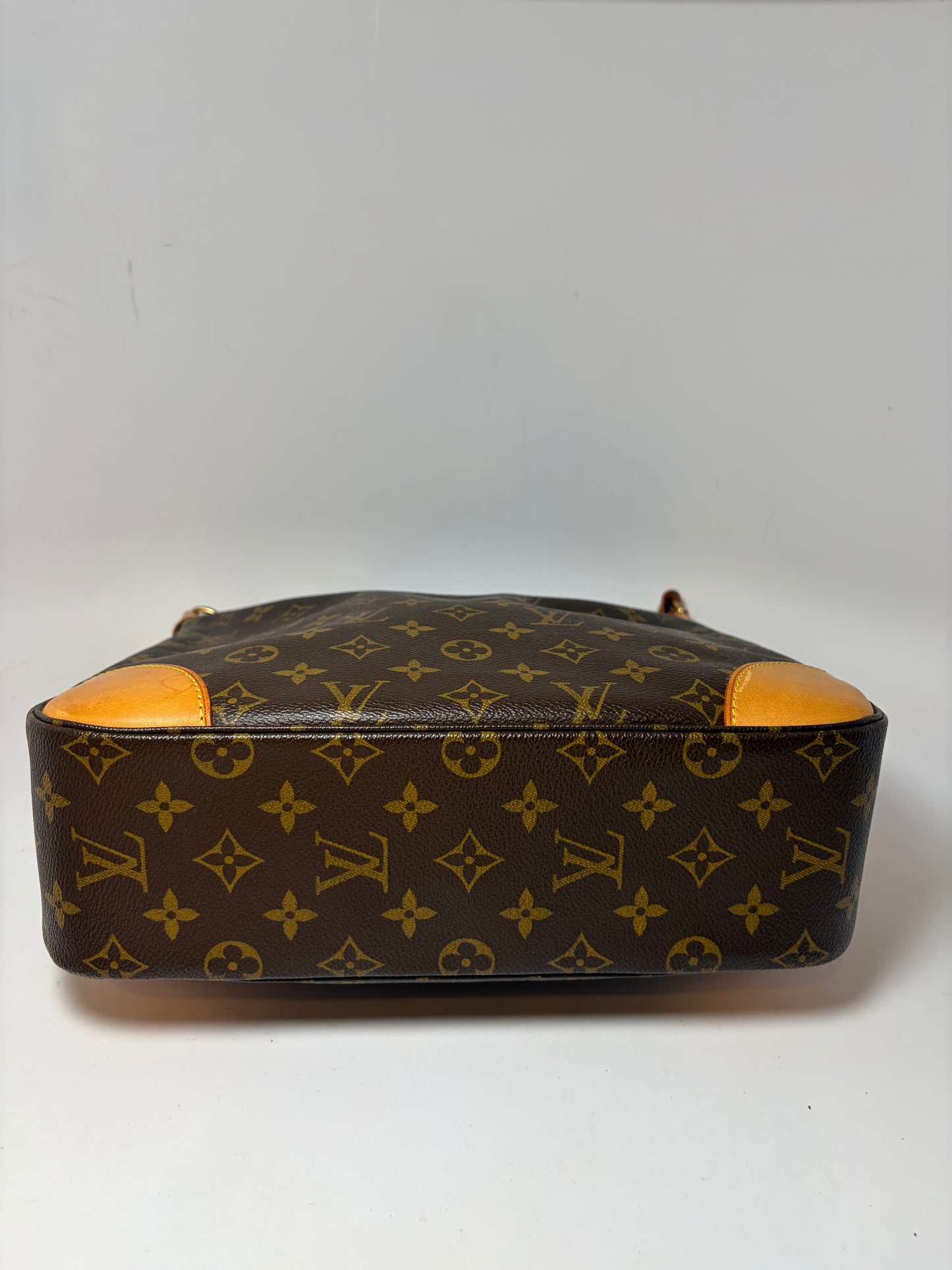 Louis Vuitton Boulogne 30 Monogram Shoulder Bag