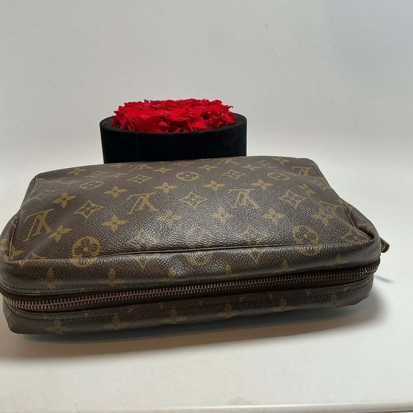 Louis Vuitton Trousse 28 Monogram Toiletry Bag/Makeup Bag