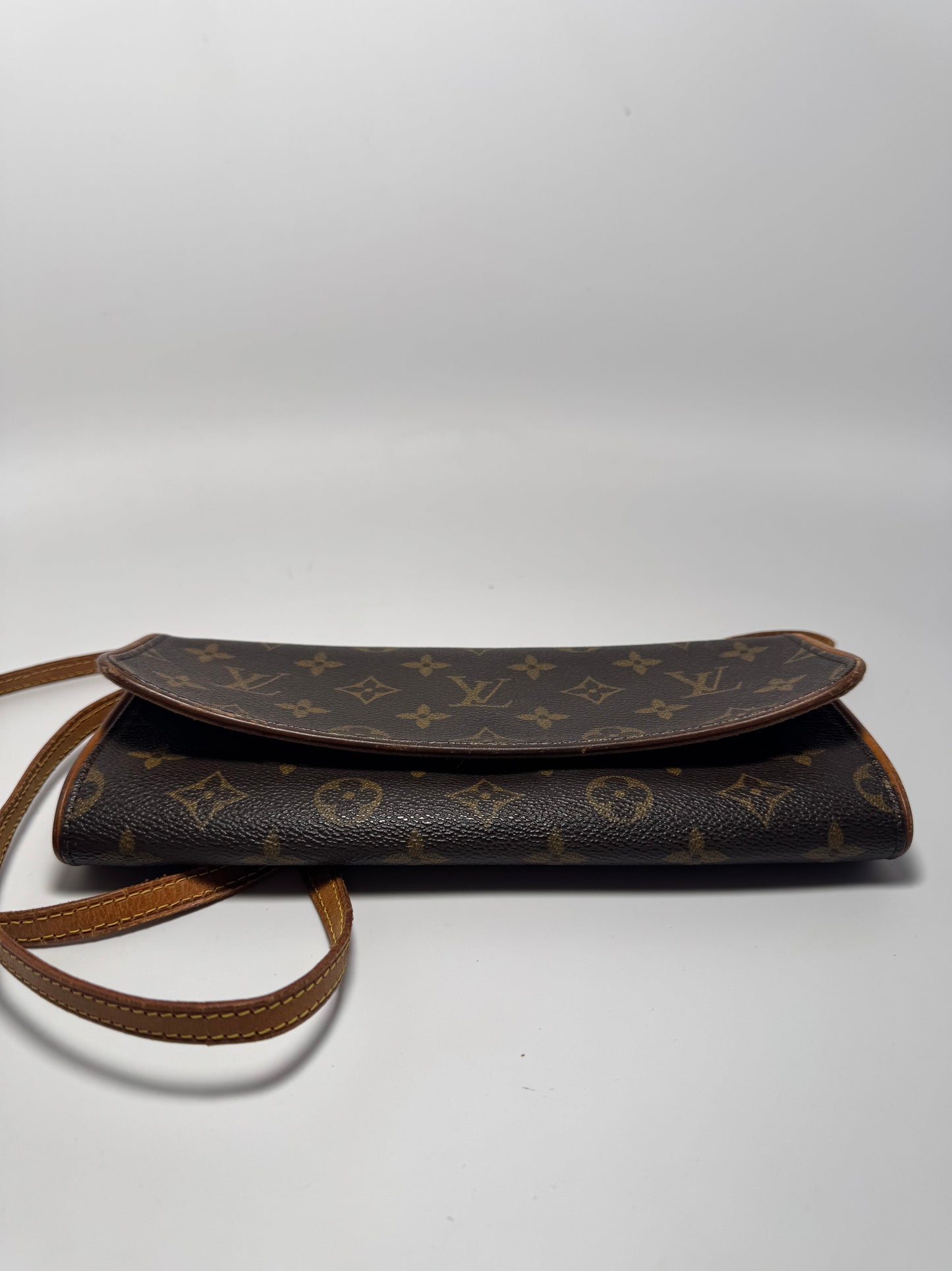 Louis Vuitton Twin Pochette GM Crossbody in Monogram | Fair Condition