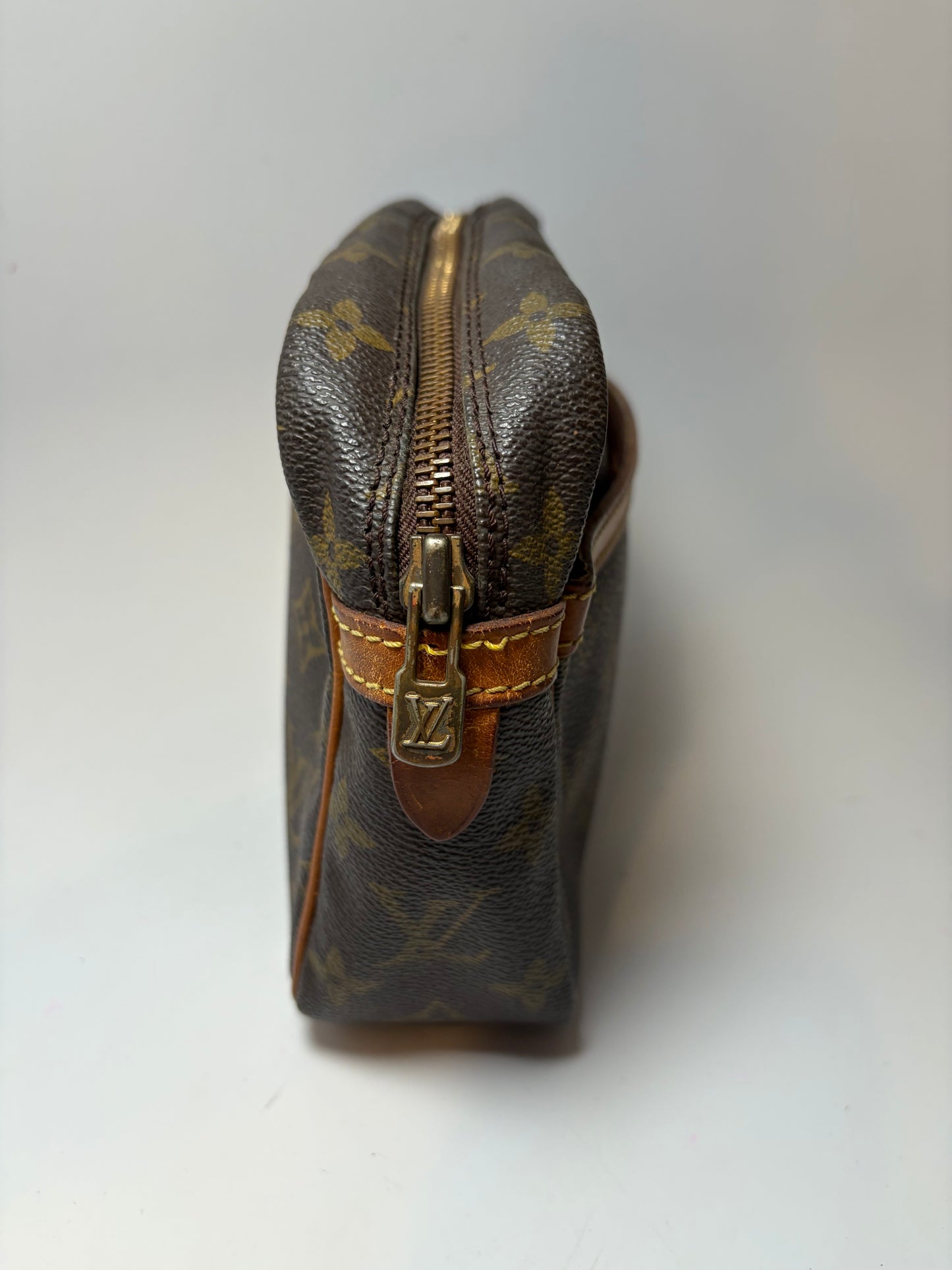 Louis Vuitton Compeigne 23 Monogram Clutch/Toiletry Bag Cosmetic Bag