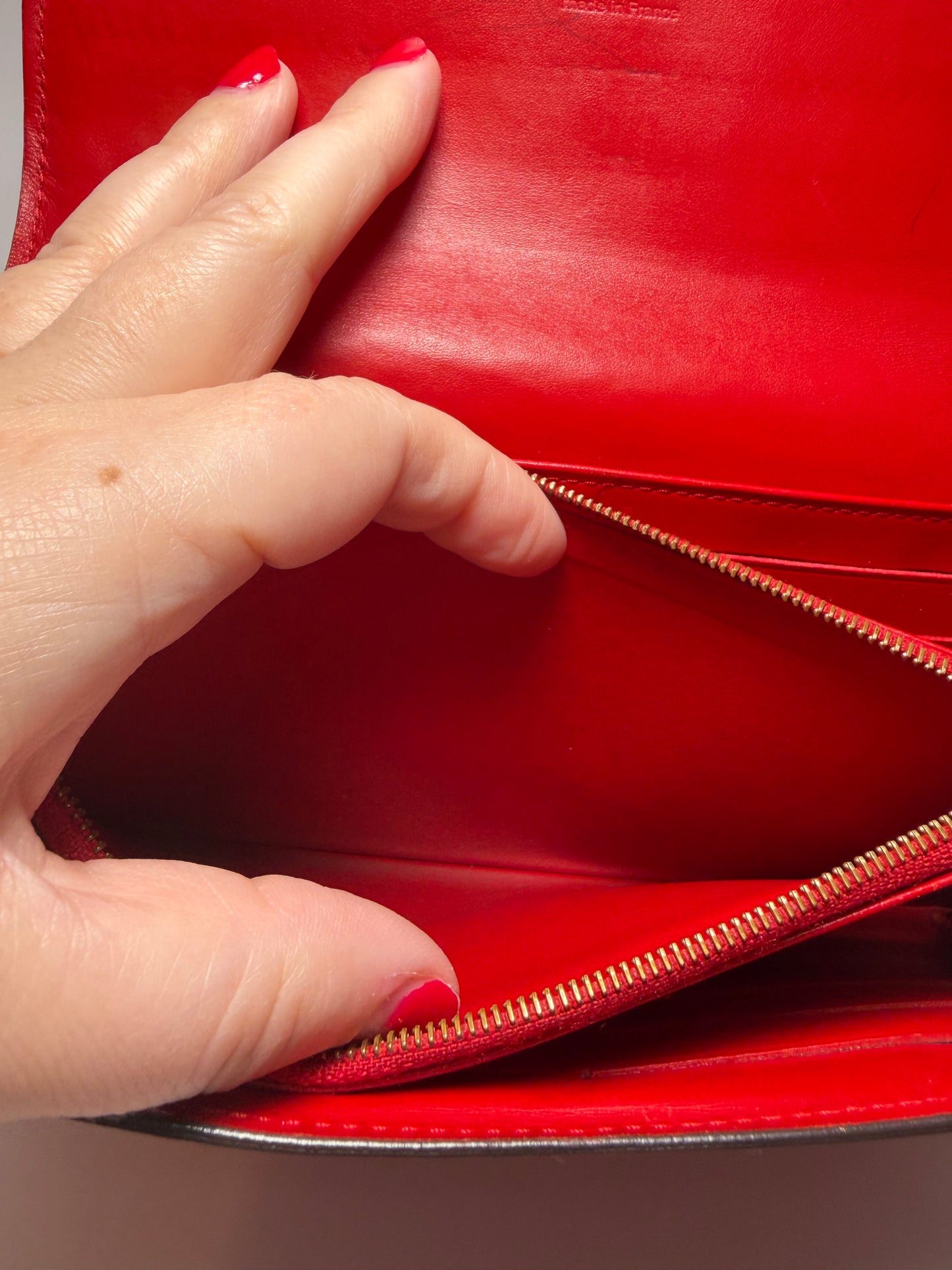 Louis Vuitton Cherry Red Vernis Leather Sarah Wallet