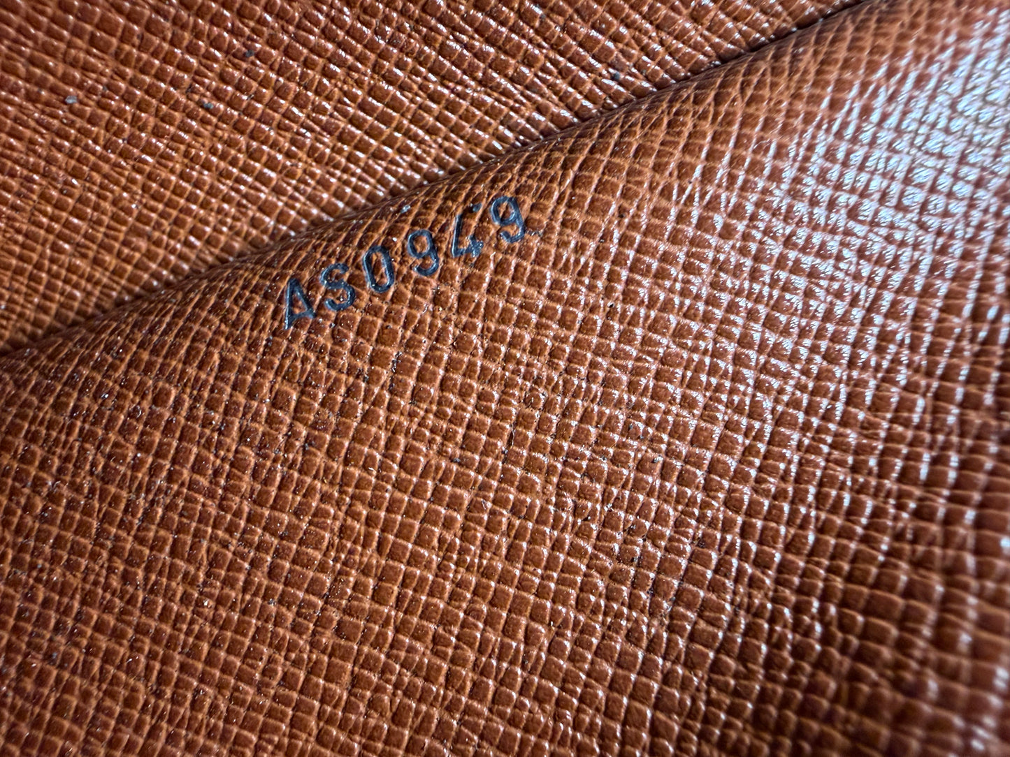 Louis Vuitton Boulogne 30 Monogram Shoulder Bag