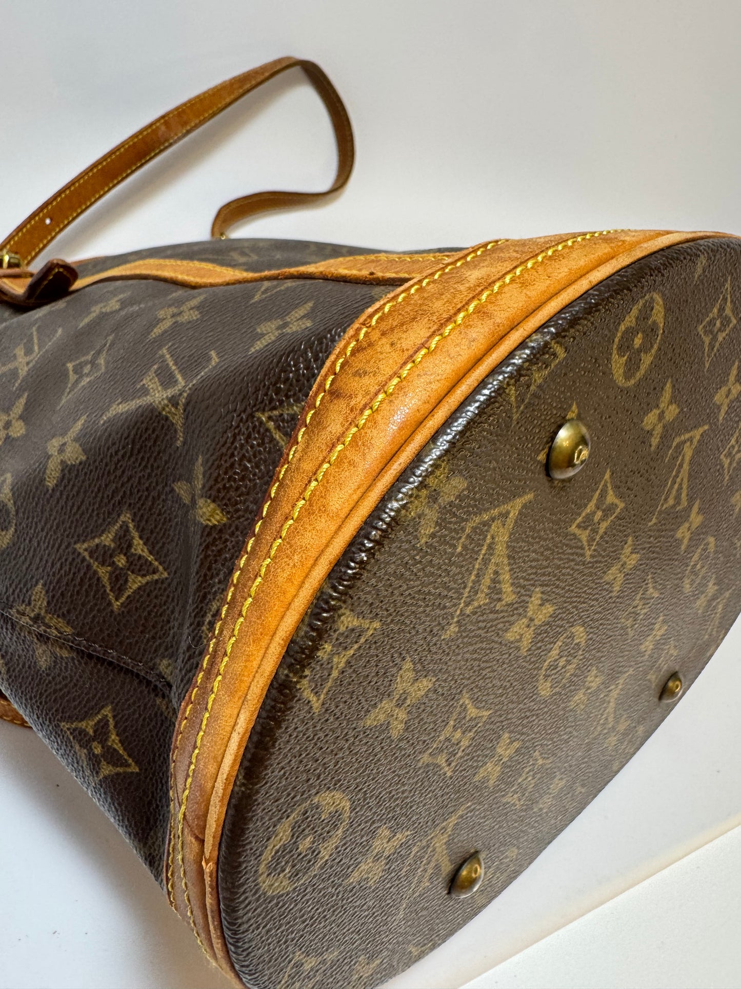 Louis Vuitton Bucket GM Monogram Tote Bag – Made in France