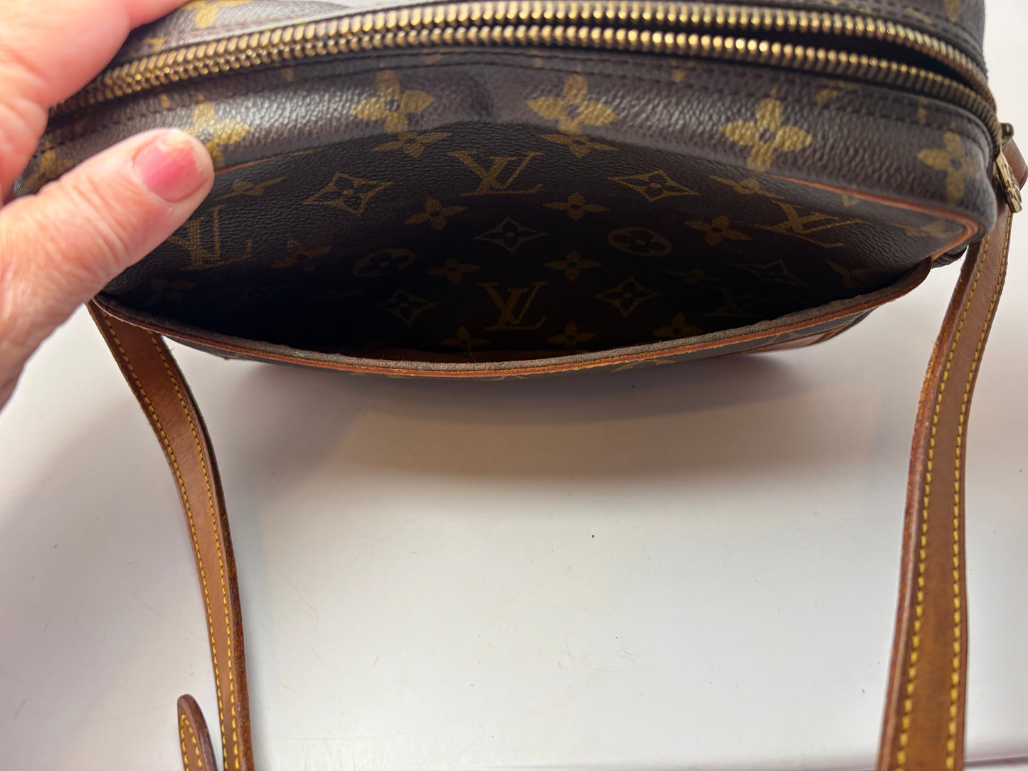 Louis Vuitton Trocadero 23 monogram crossbody