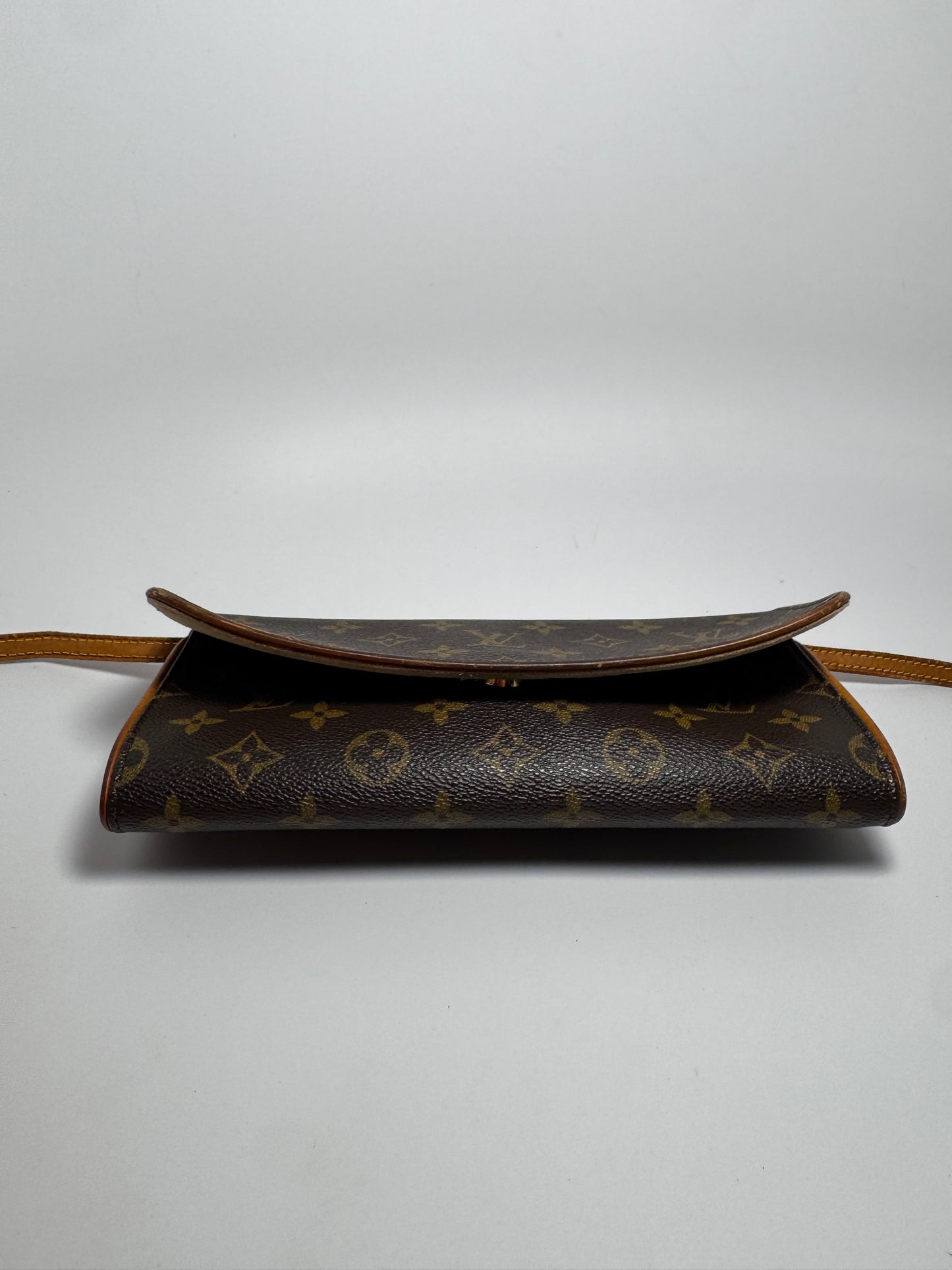 Louis Vuitton Twin Pochette GM Crossbody in Monogram | Fair Condition