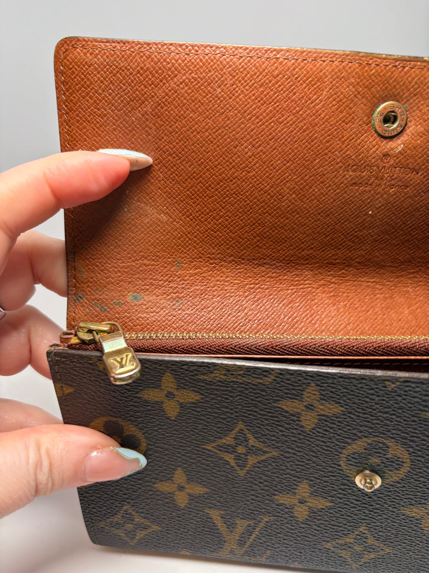 Louis Vuitton Sarah Monogram Wallet