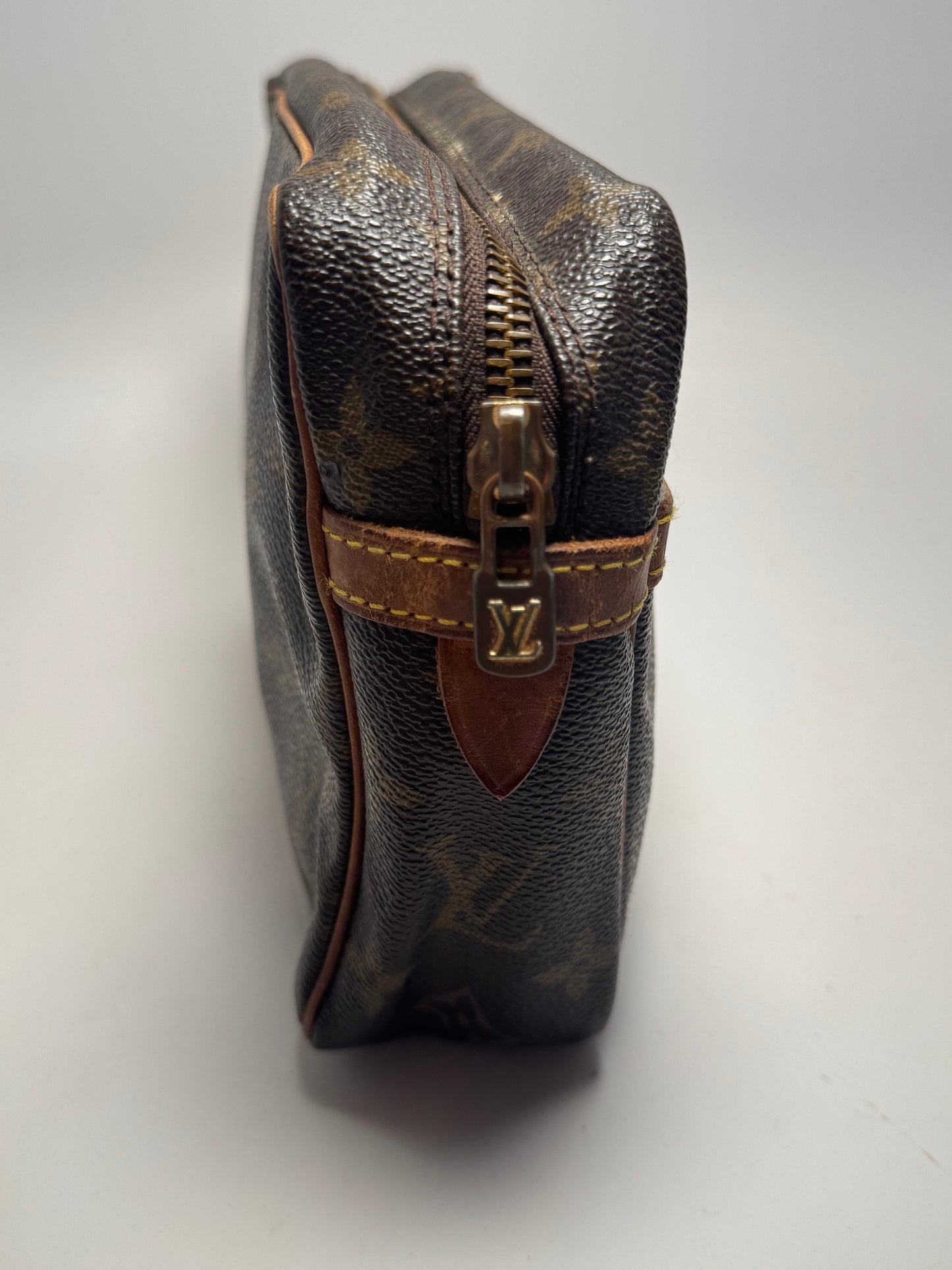Louis Vuitton Compeigne 23 Monogram Clutch/Toiletry Cosmetic Bag
