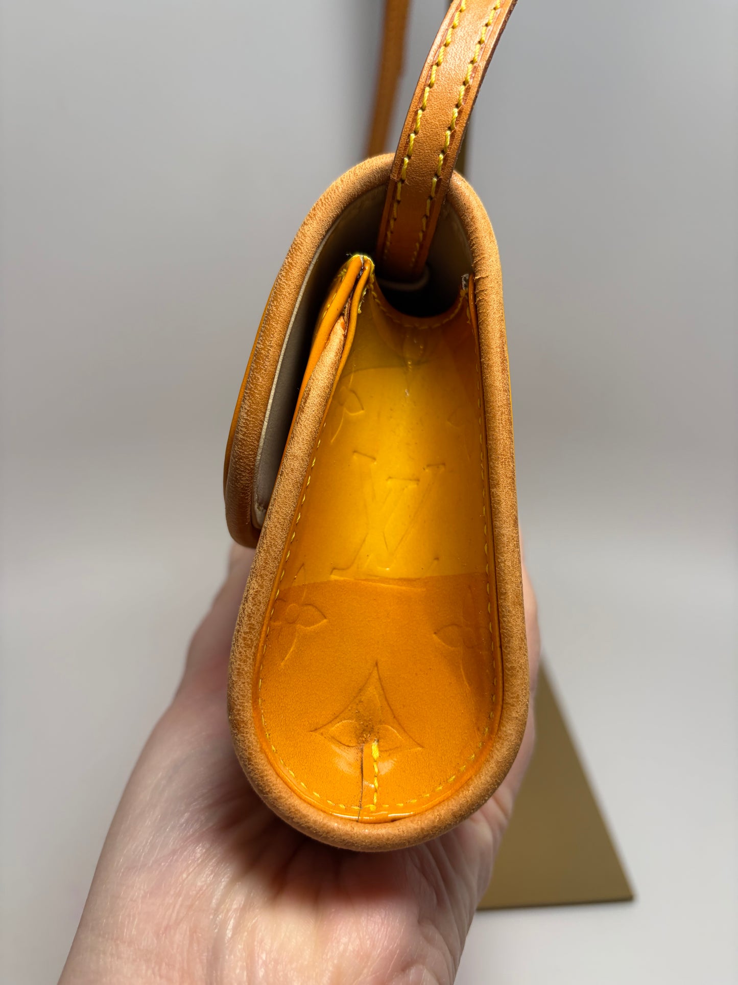 Louis Vuitton Monogram Vernis Fleurs Pochette Vintage Crossbody