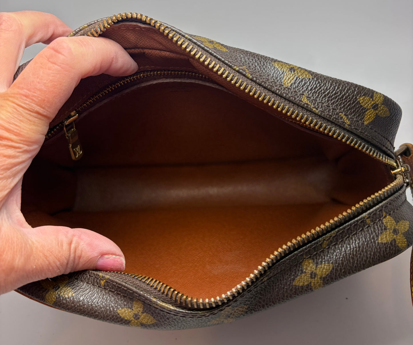 Louis Vuitton Trocadero 23 monogram crossbody