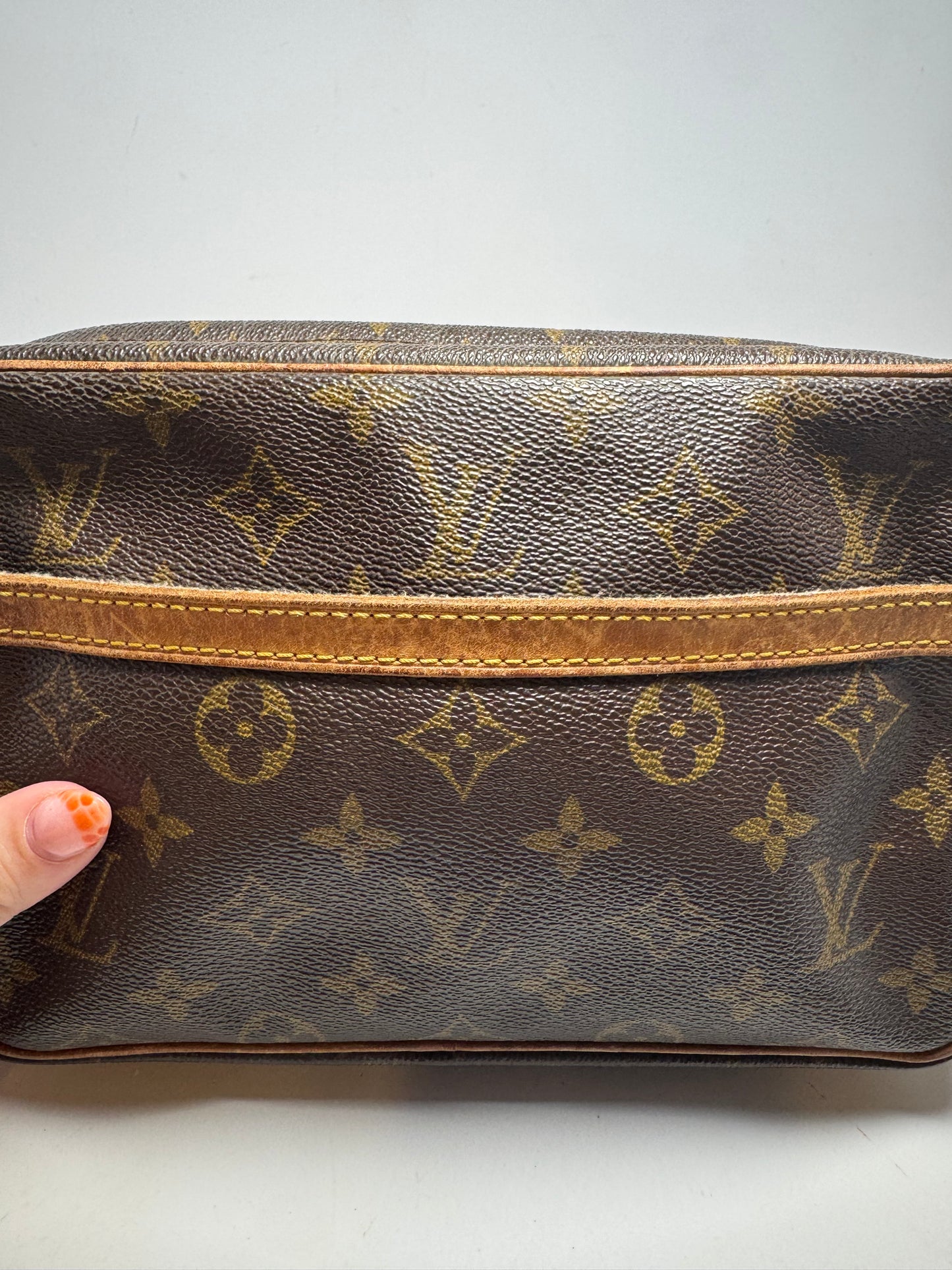 Louis Vuitton Compeigne 23 Monogram Clutch/Toiletry Cosmetic Bag