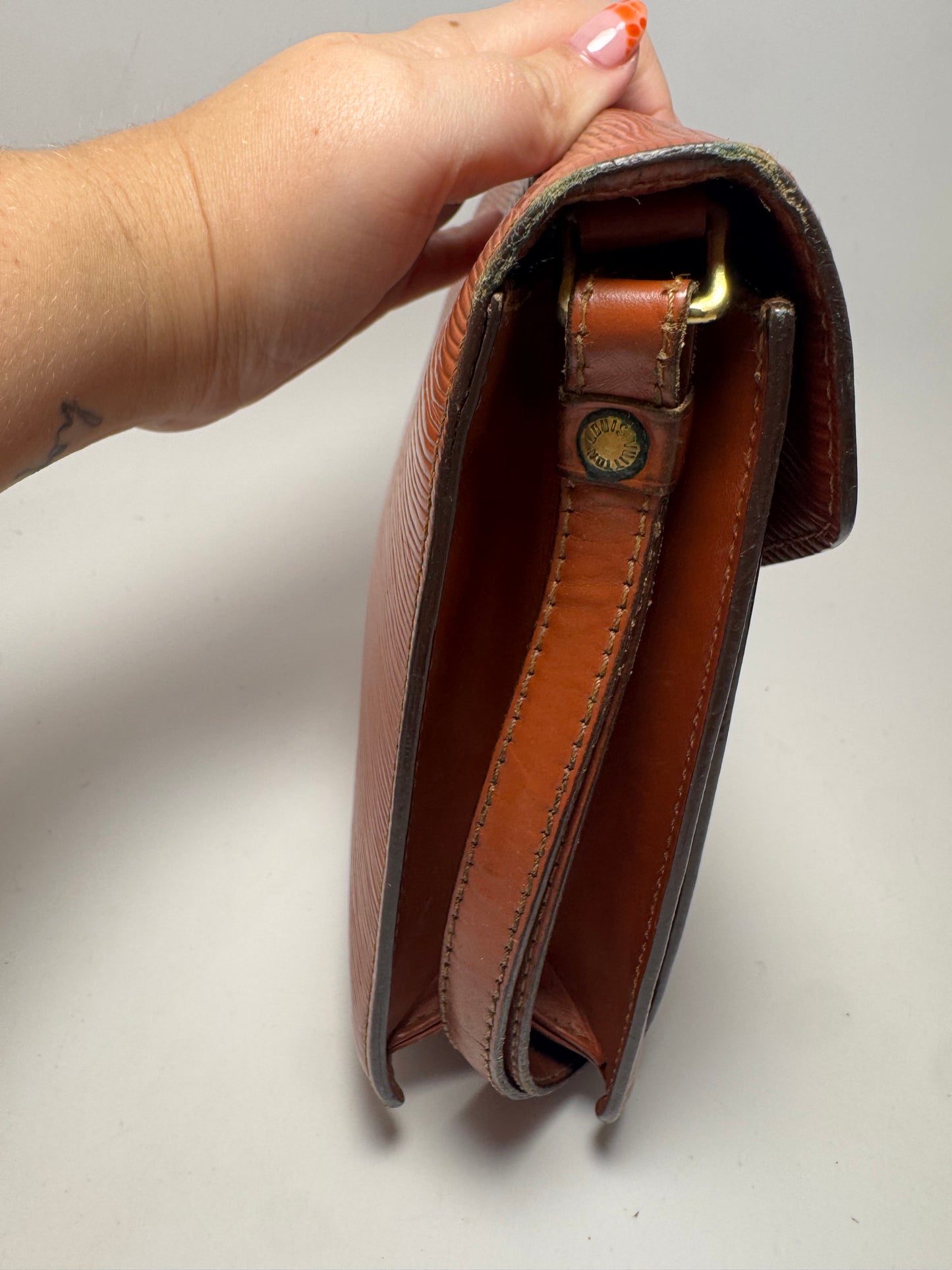 Louis Vuitton Epi Leather Serie Draggone Clutch - Fair condition
