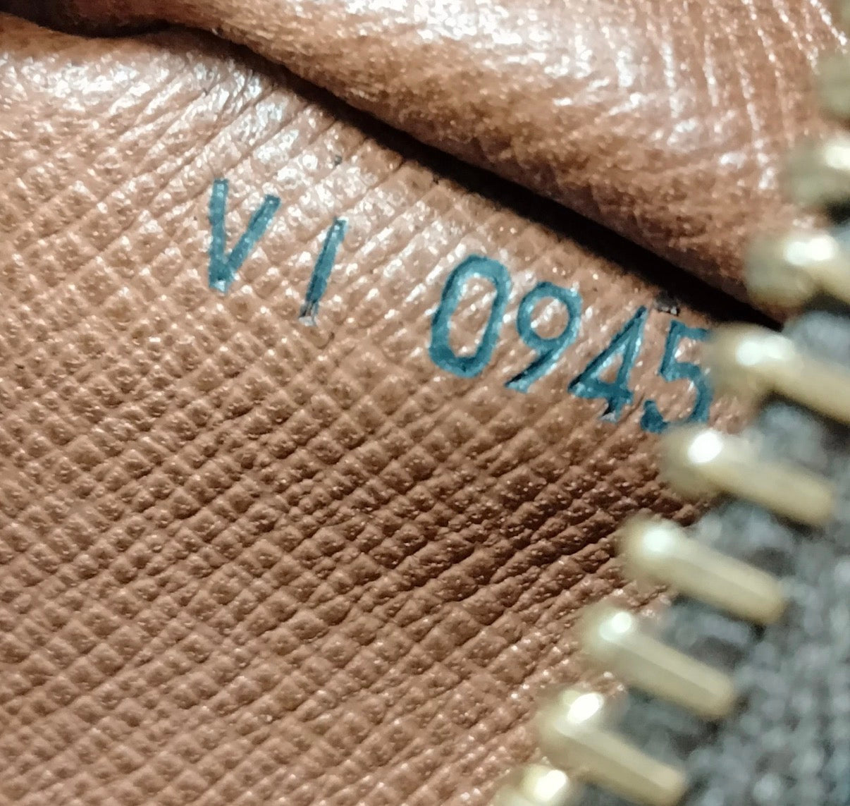 Louis Vuitton Trocadero 27 Monogram Crossbody