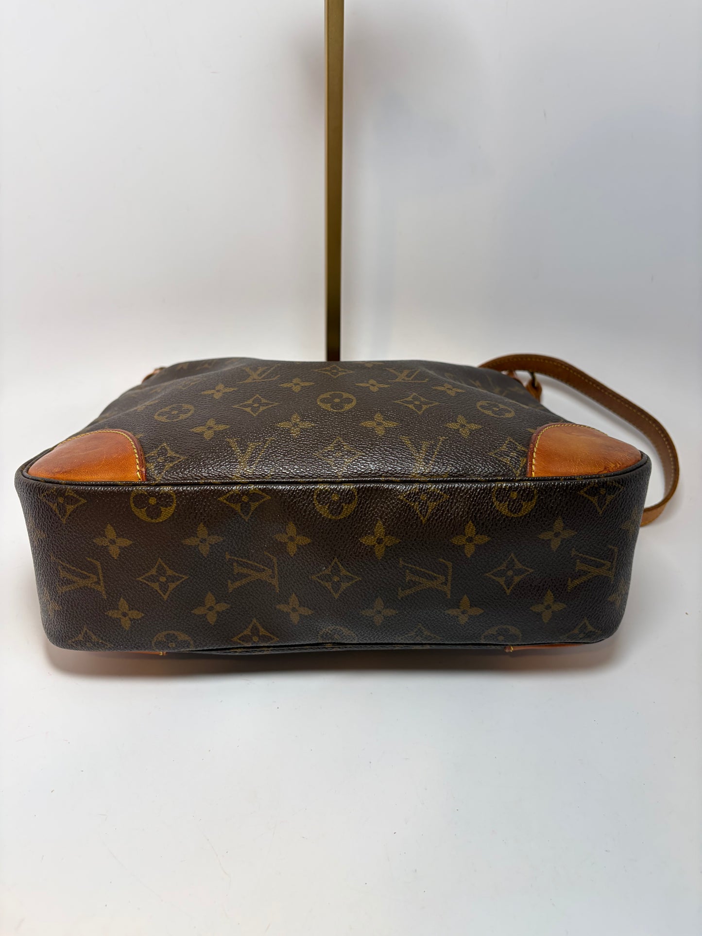 Louis Vuitton Boulogne 30 Monogram Shoulder Bag