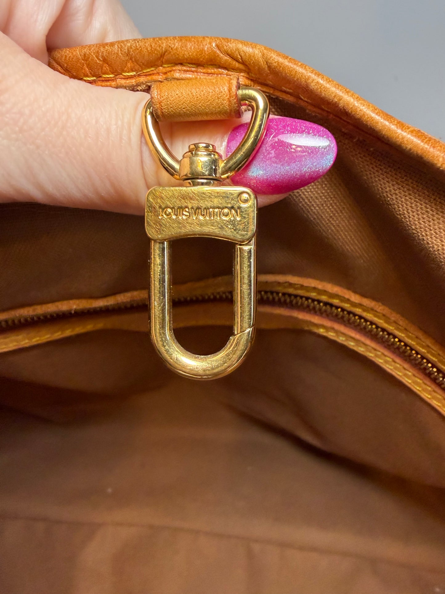 Louis Vuitton Batignolles Horizontal Monogram Tote Bag