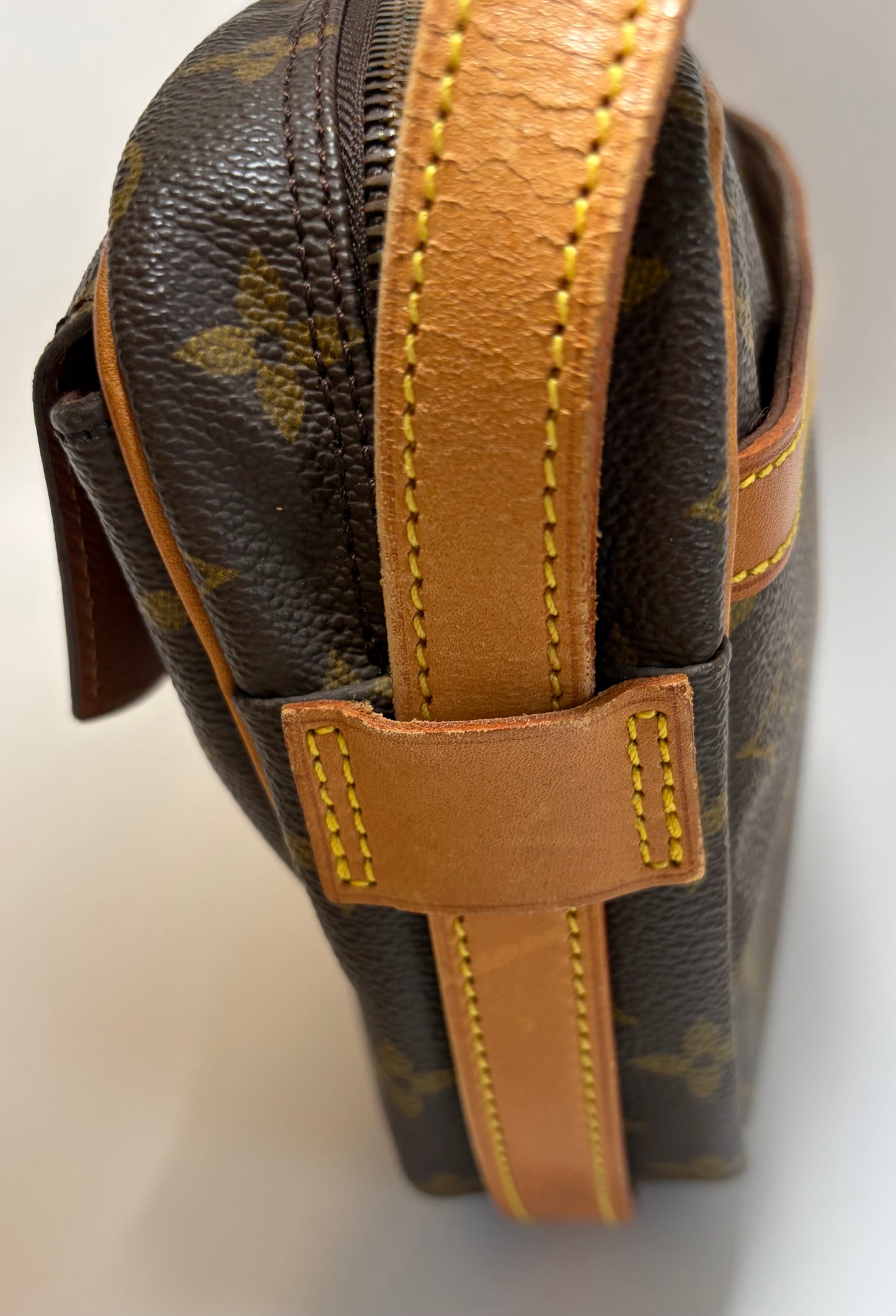 Louis Vuitton Jeune Fille MM Monogram Crossbody Vintage 1989