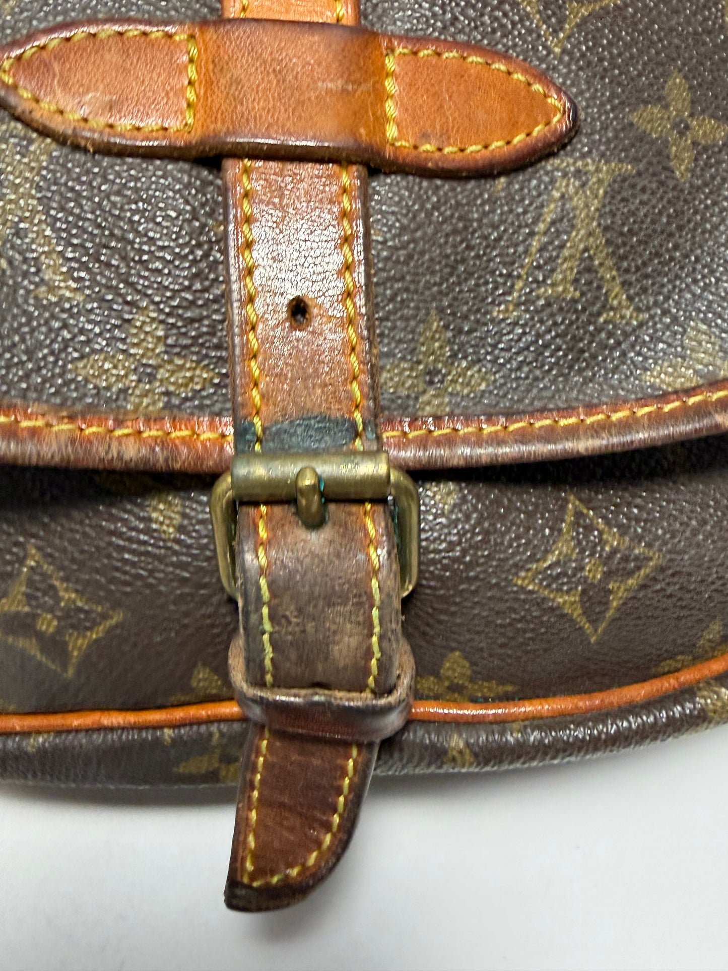 Louis Vuitton Samur 30 Monogram Crossbdoy