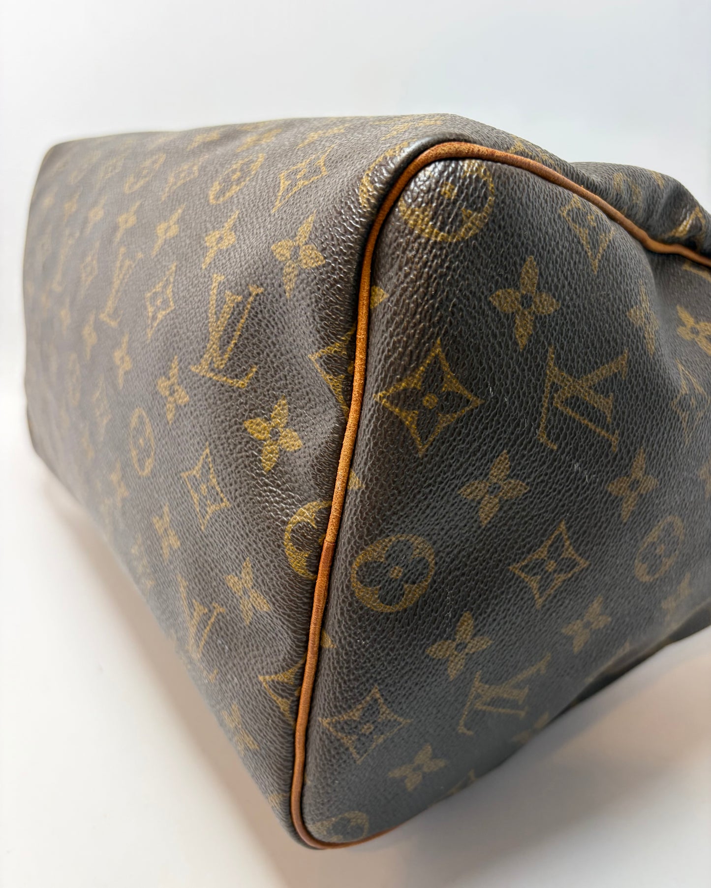 Louis Vuitton Speedy 30 Monogram w/Certificate of Authenticity