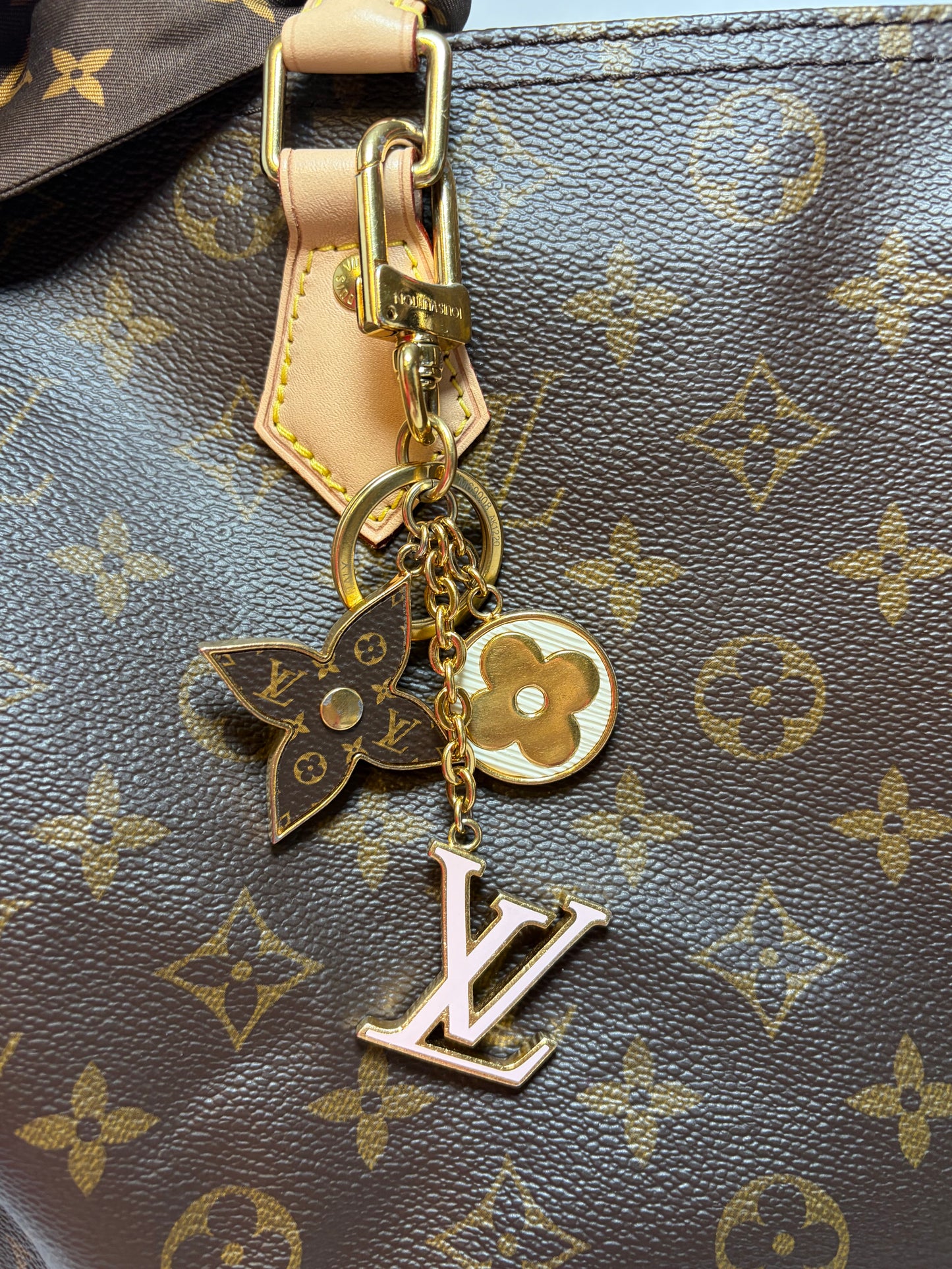 Louis Vuitton Spring Street Bag Charm and Key Holder w/COA & Dust Bag