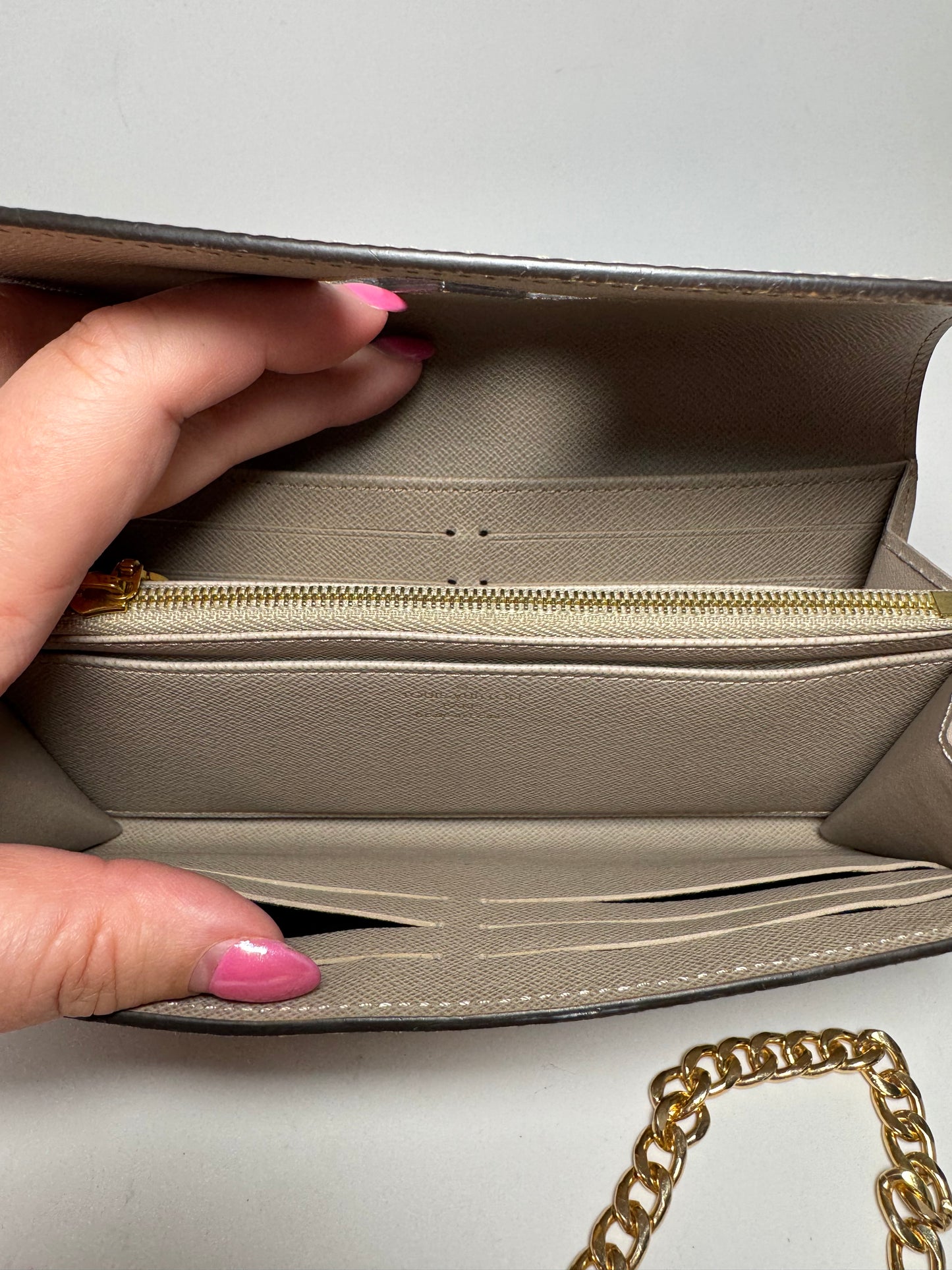 Louis Vuitton Epi Twist Gallet Beige Wallet On Chain