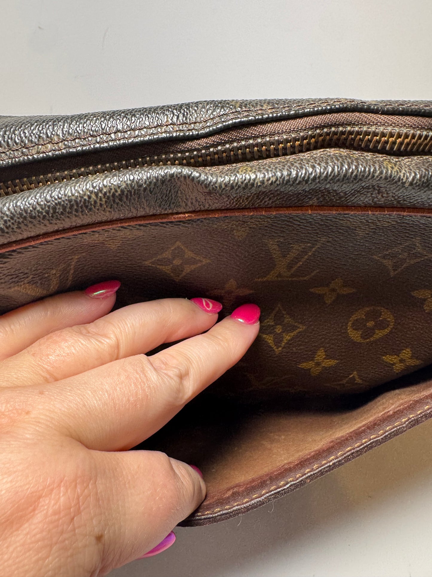 Louis Vuitton Compiegne 28 Pouch Monogram Toiletry Bag