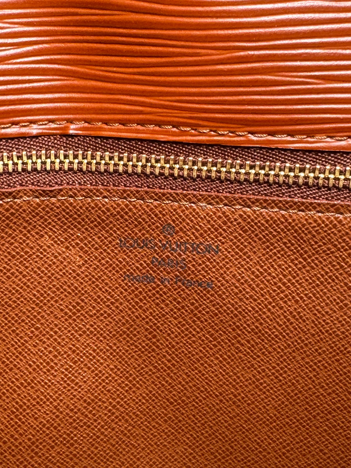 Louis Vuitton Epi Serie Draggone Clutch/Wristlet
